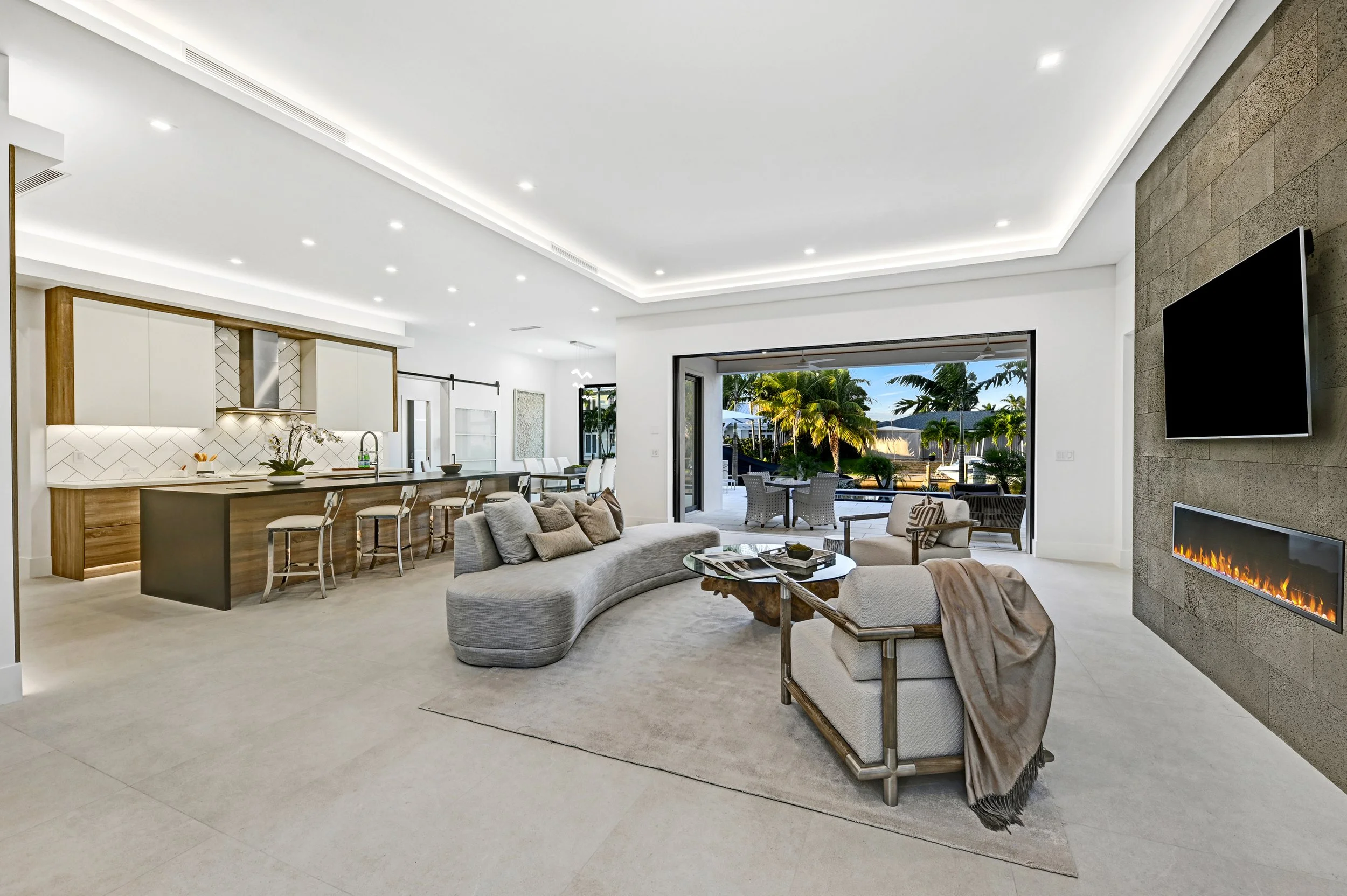933 Allamanda Drive - Living Room