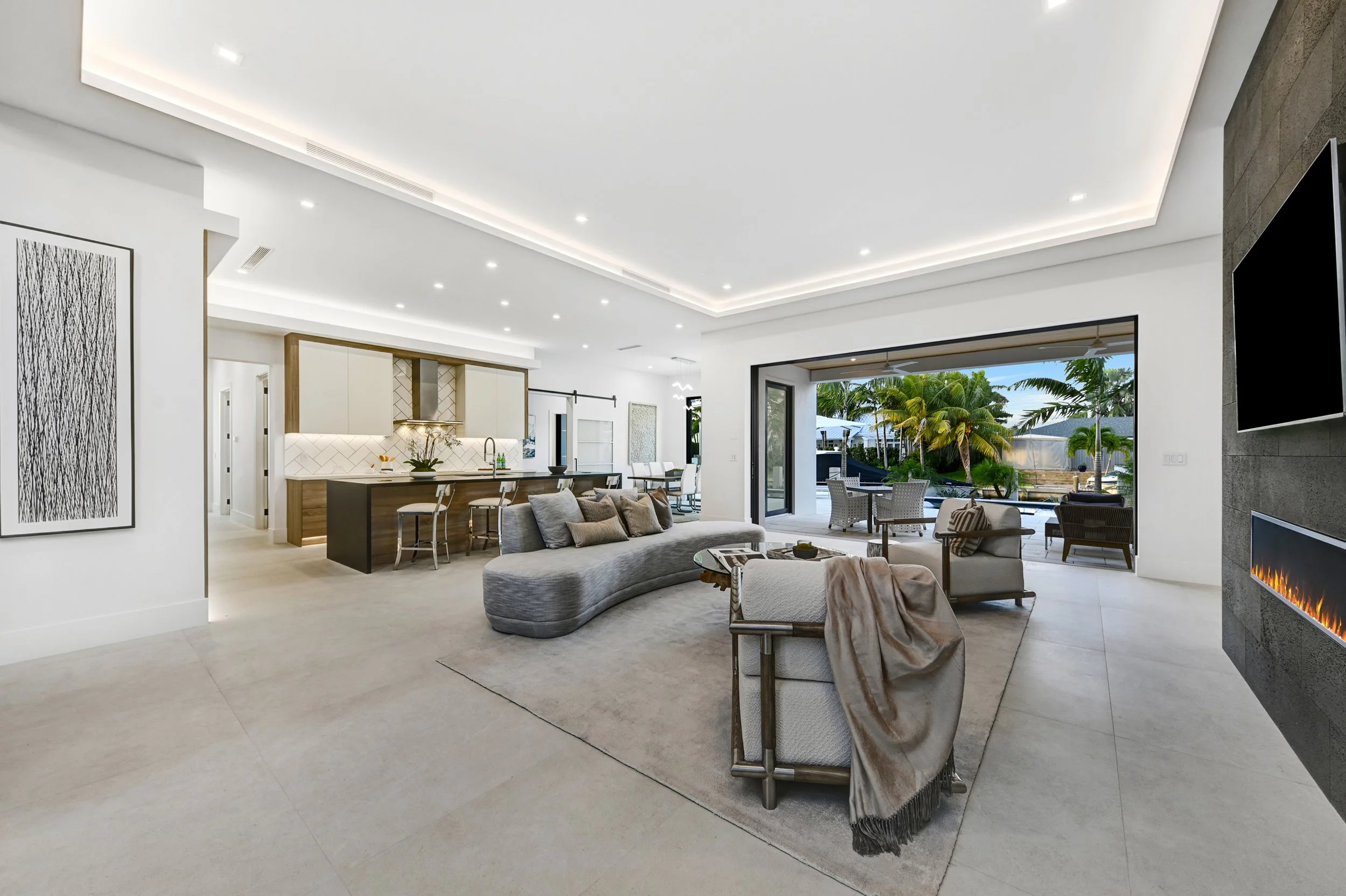 933 Allamanda Drive - Living Room