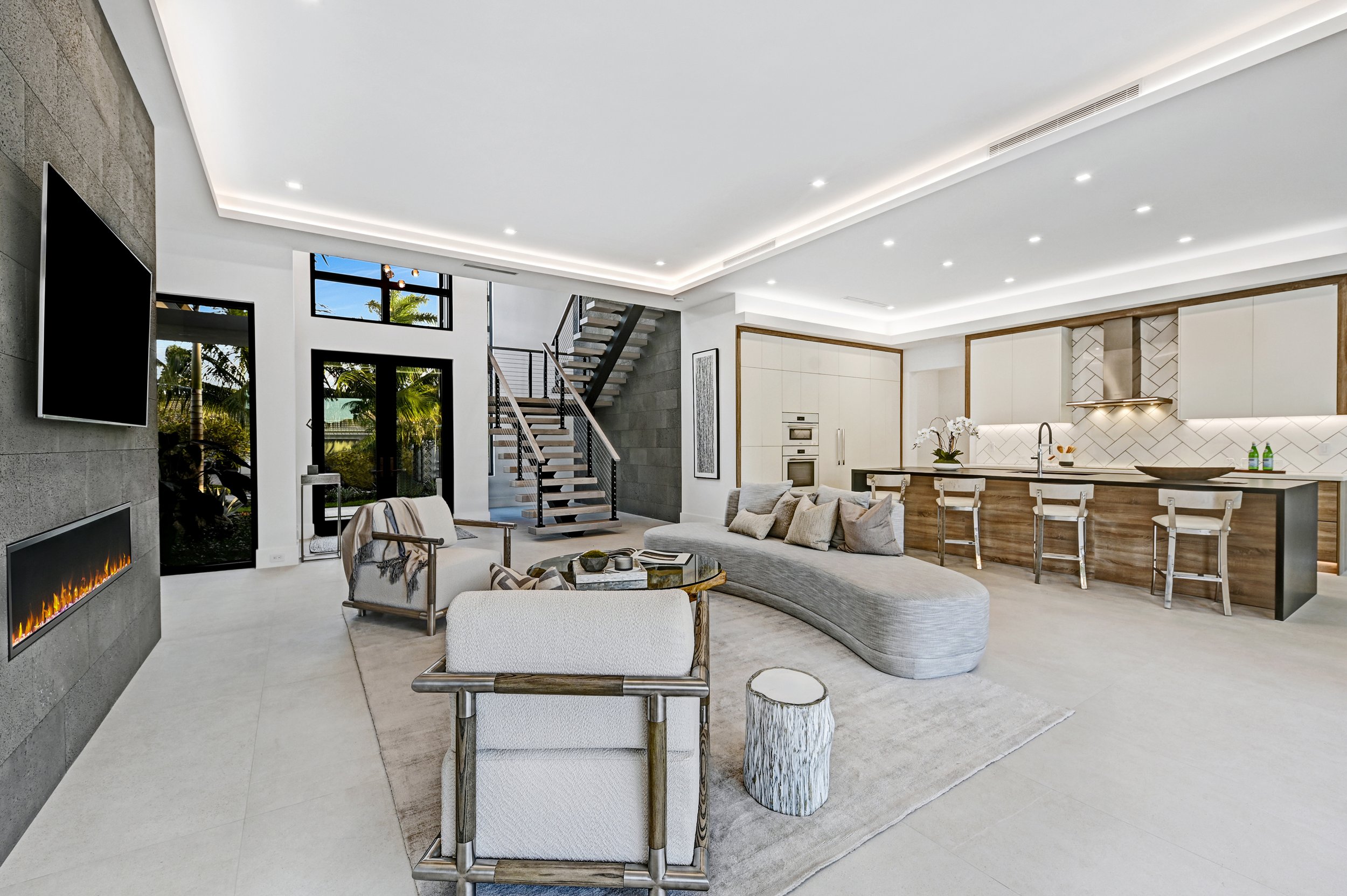 933 Allamanda Drive - Living Room