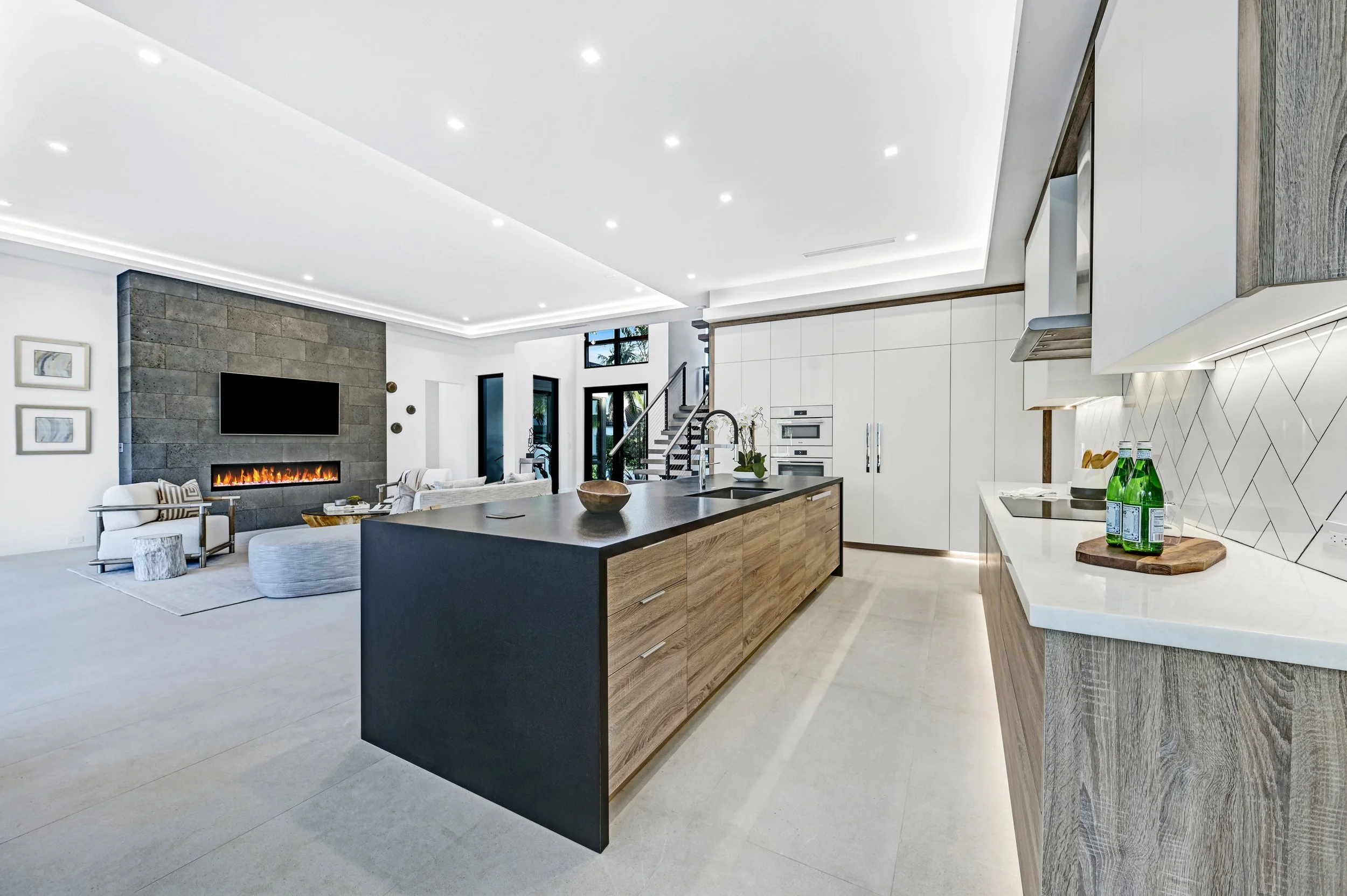 933 Allamanda Drive - Kitchen
