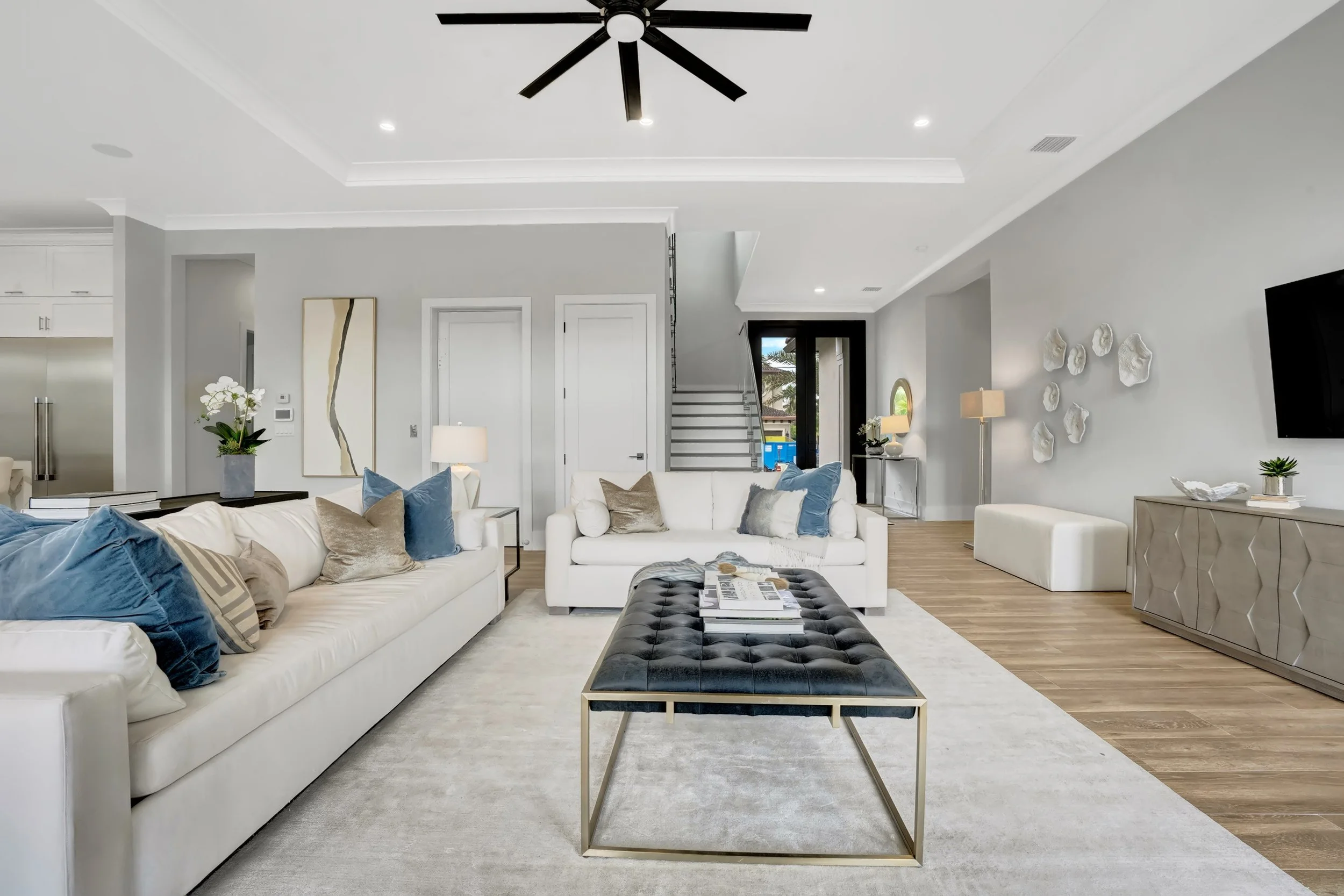 1021 Brooks Lane - Living Room