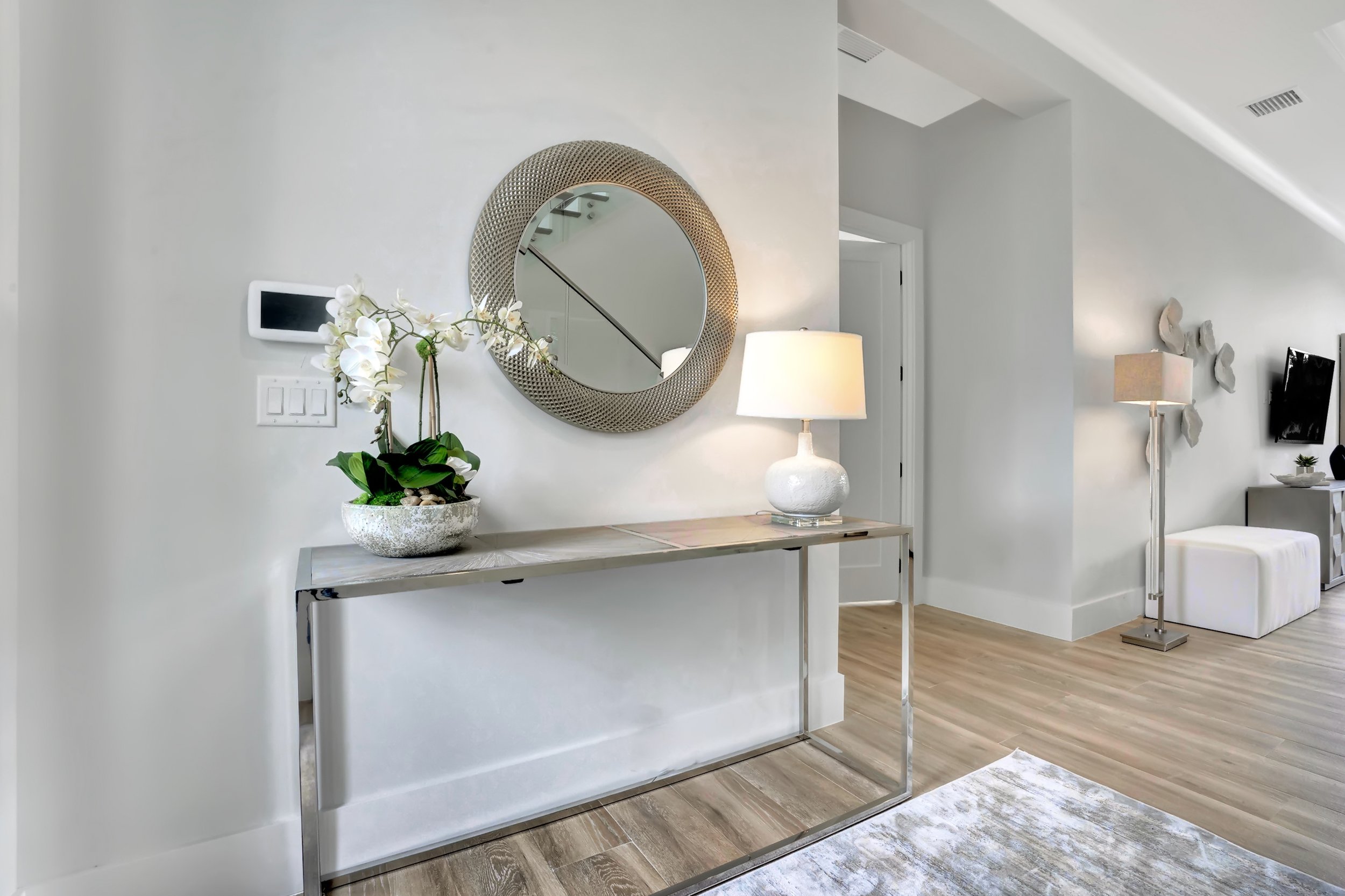 1021 Brooks Lane - Entryway