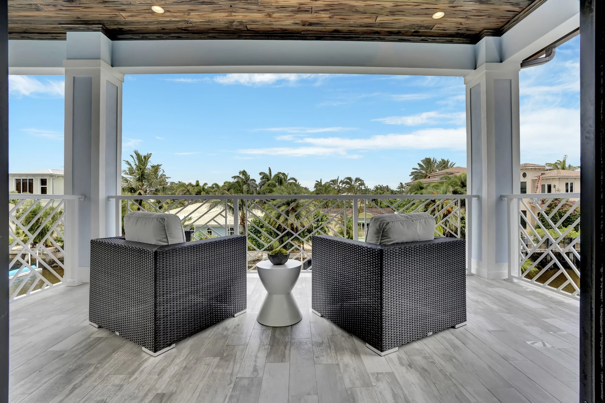 1021 Brooks Lane - Outdoors