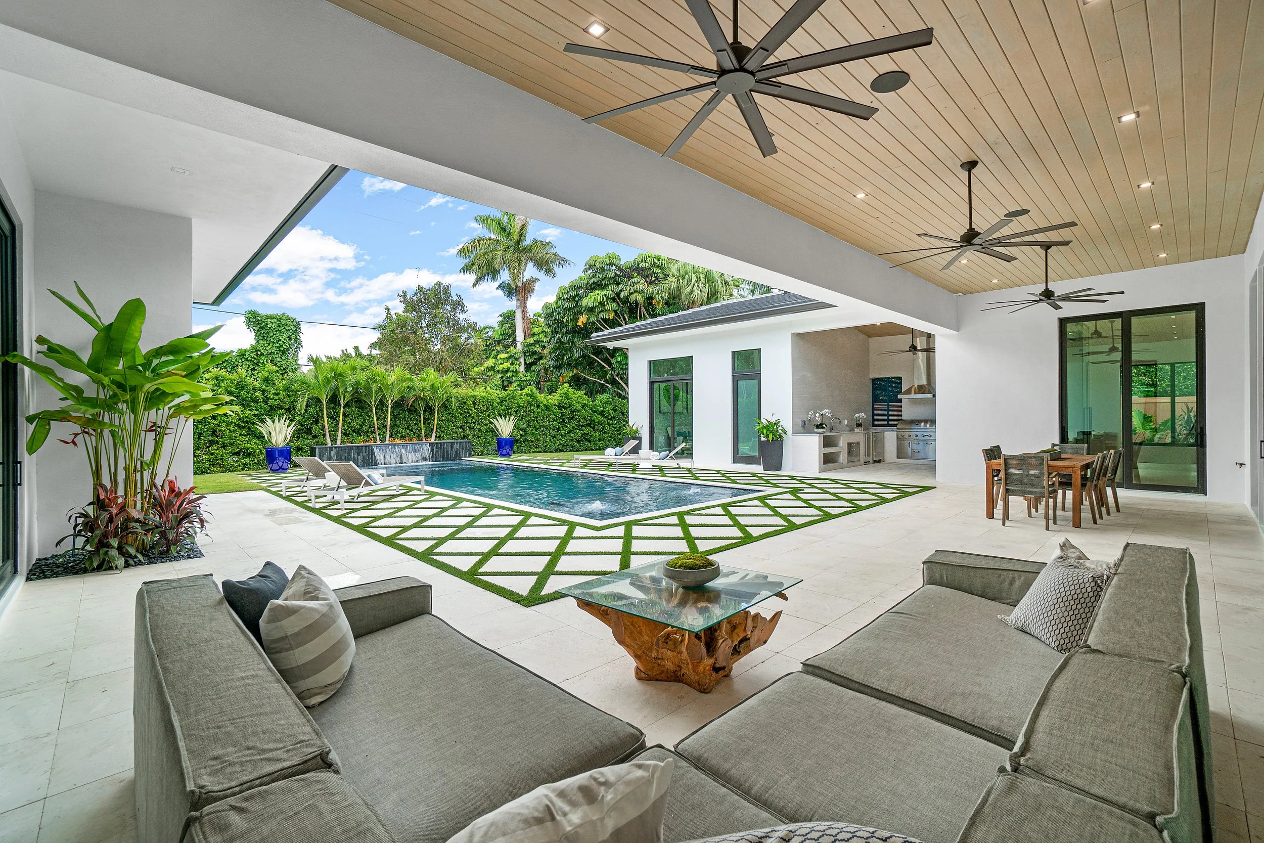 2101 Banyan Road - Outdoors