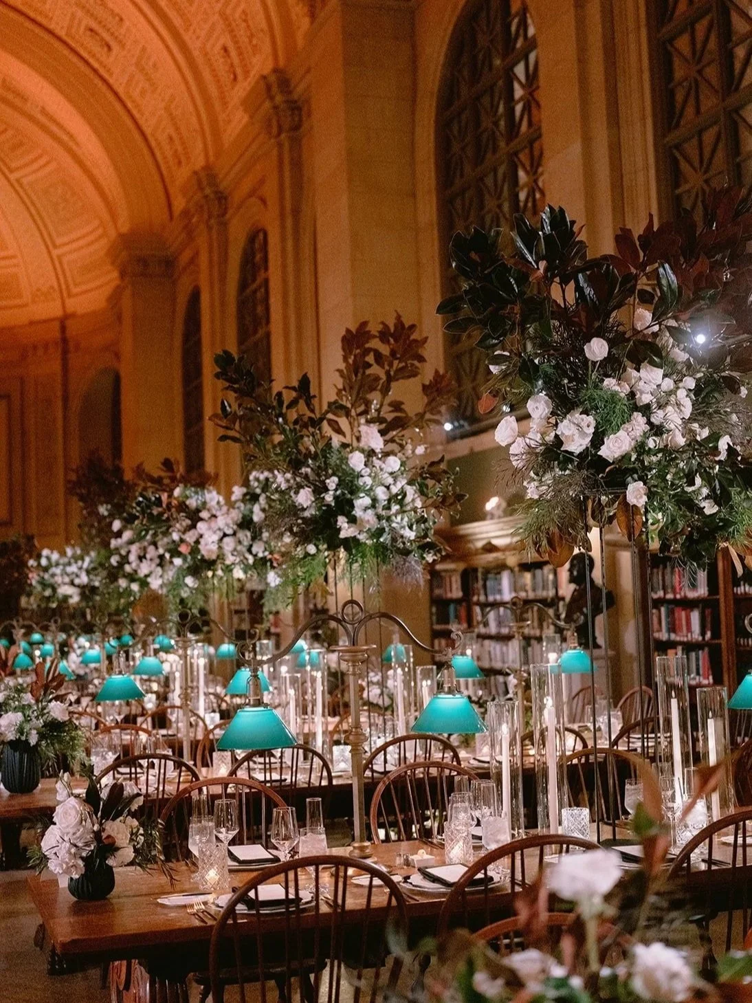 Luxury wedding table settings and floral decorations at the BPLLL