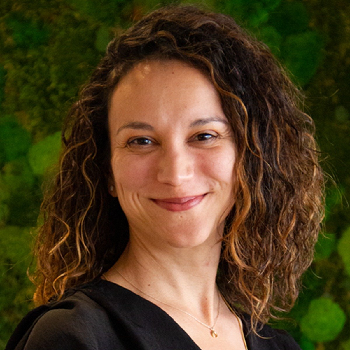 Eva Hernandez.jpg