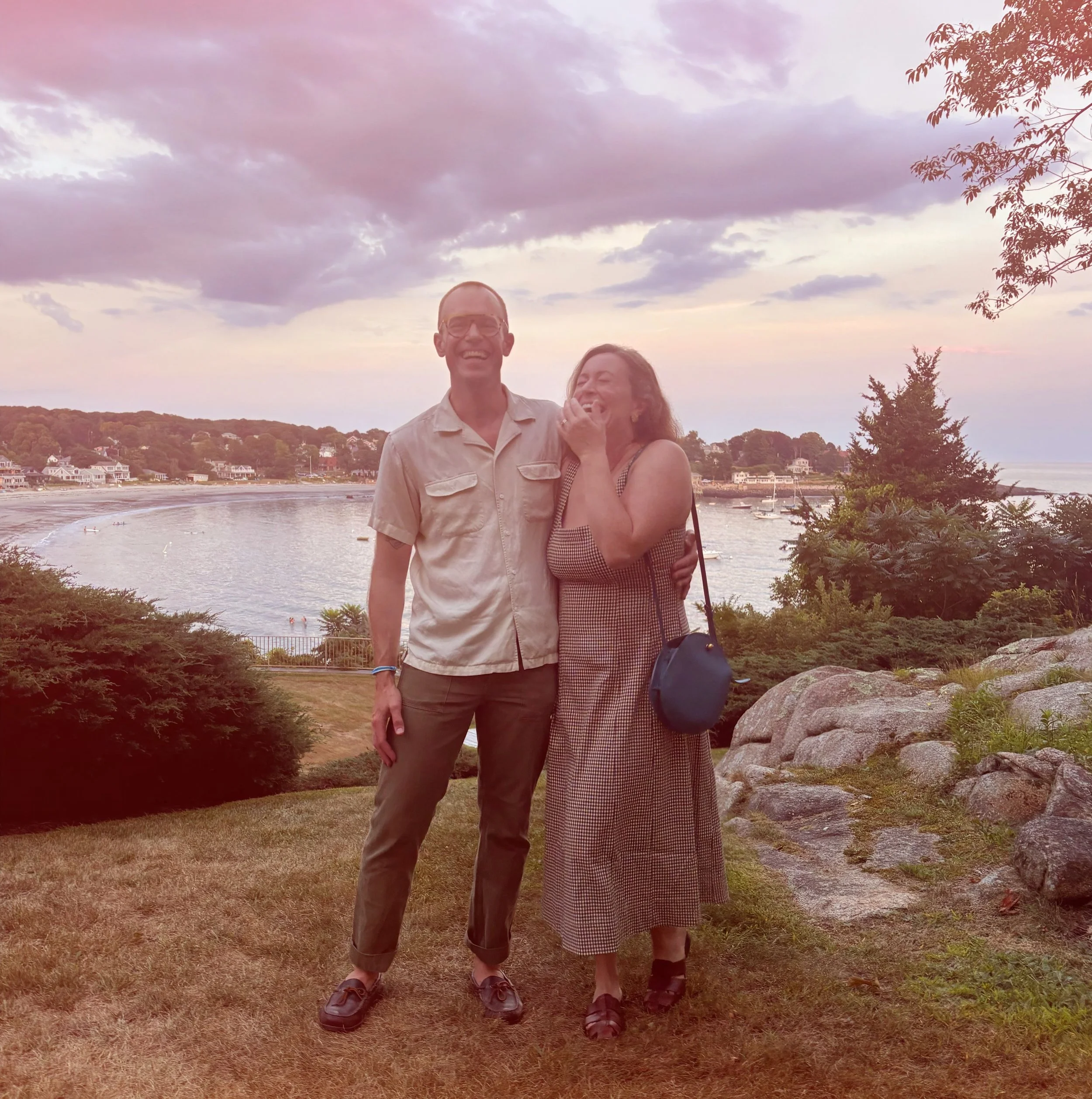 One last summer delight in the middle of back to school madness. Then we returned home to find out that Hank had eaten an entire large pizza while the babysitter was in the next room. Thank you @juliavonmetzschpainting and @papayaisgood !! 💕🌊