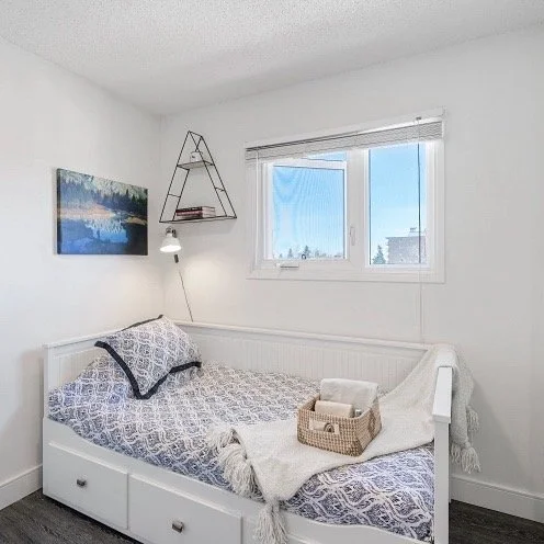 daybed-guestroom-staging-victoria.JPG