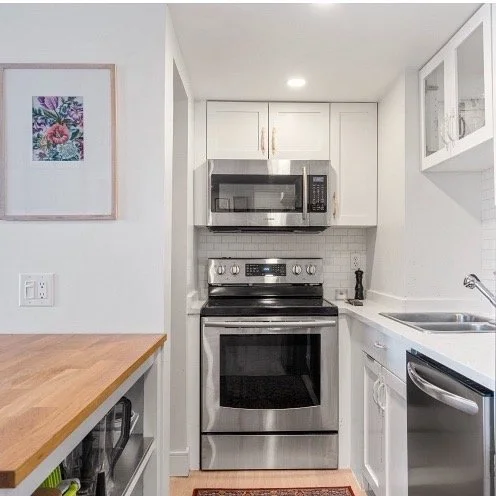 modern-kitchen-home-staging.JPG