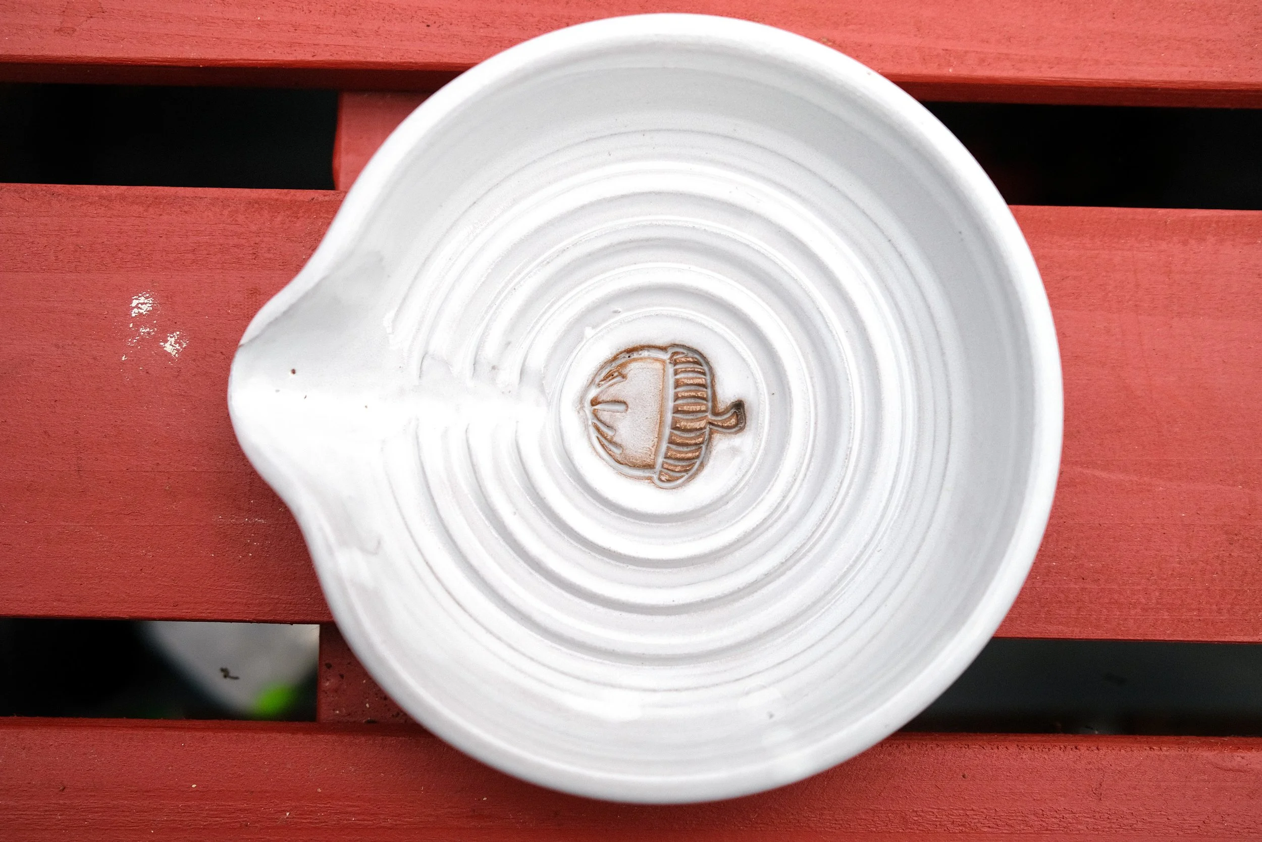 white_soap_dish.jpg