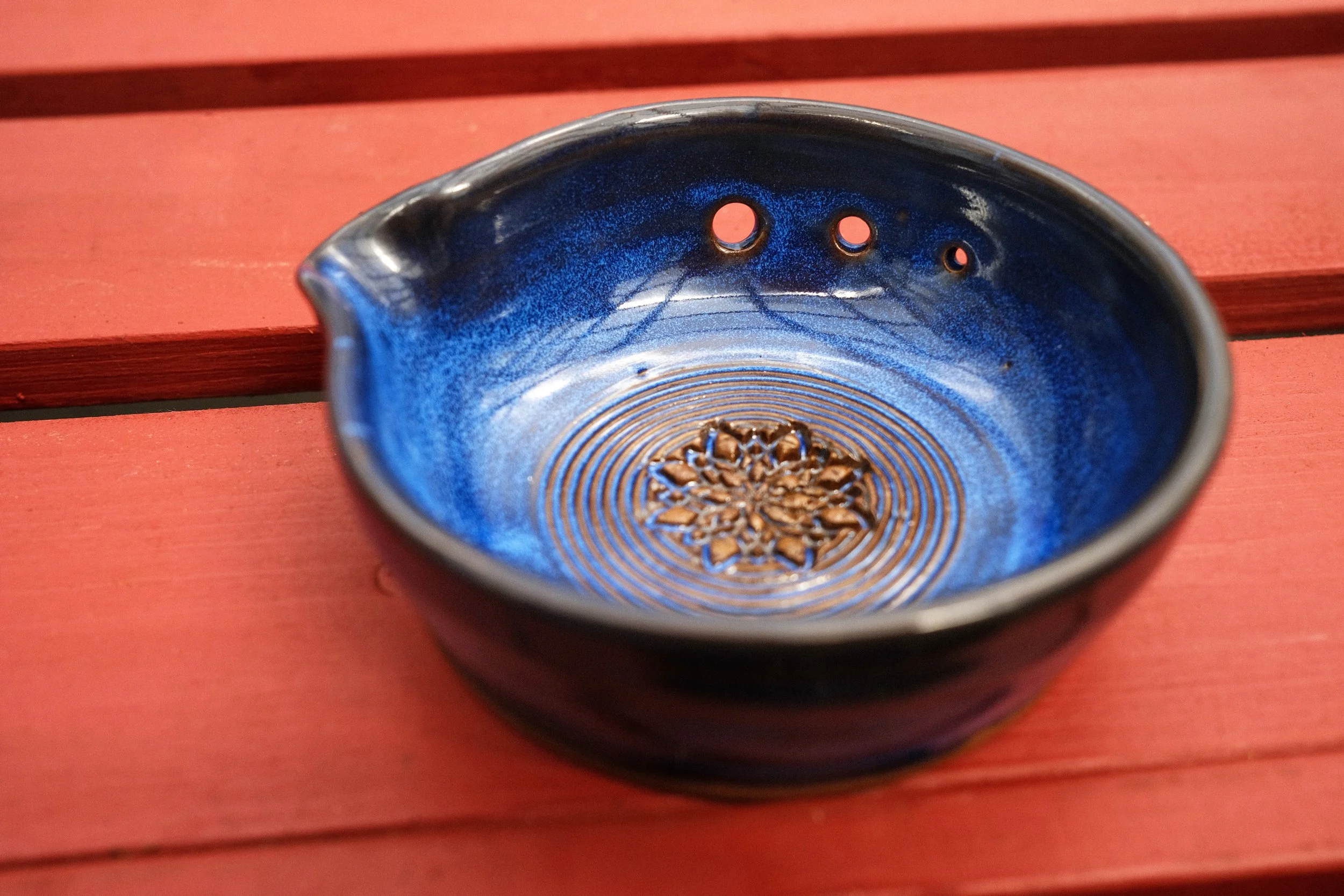 blue_garlic_grater.jpg