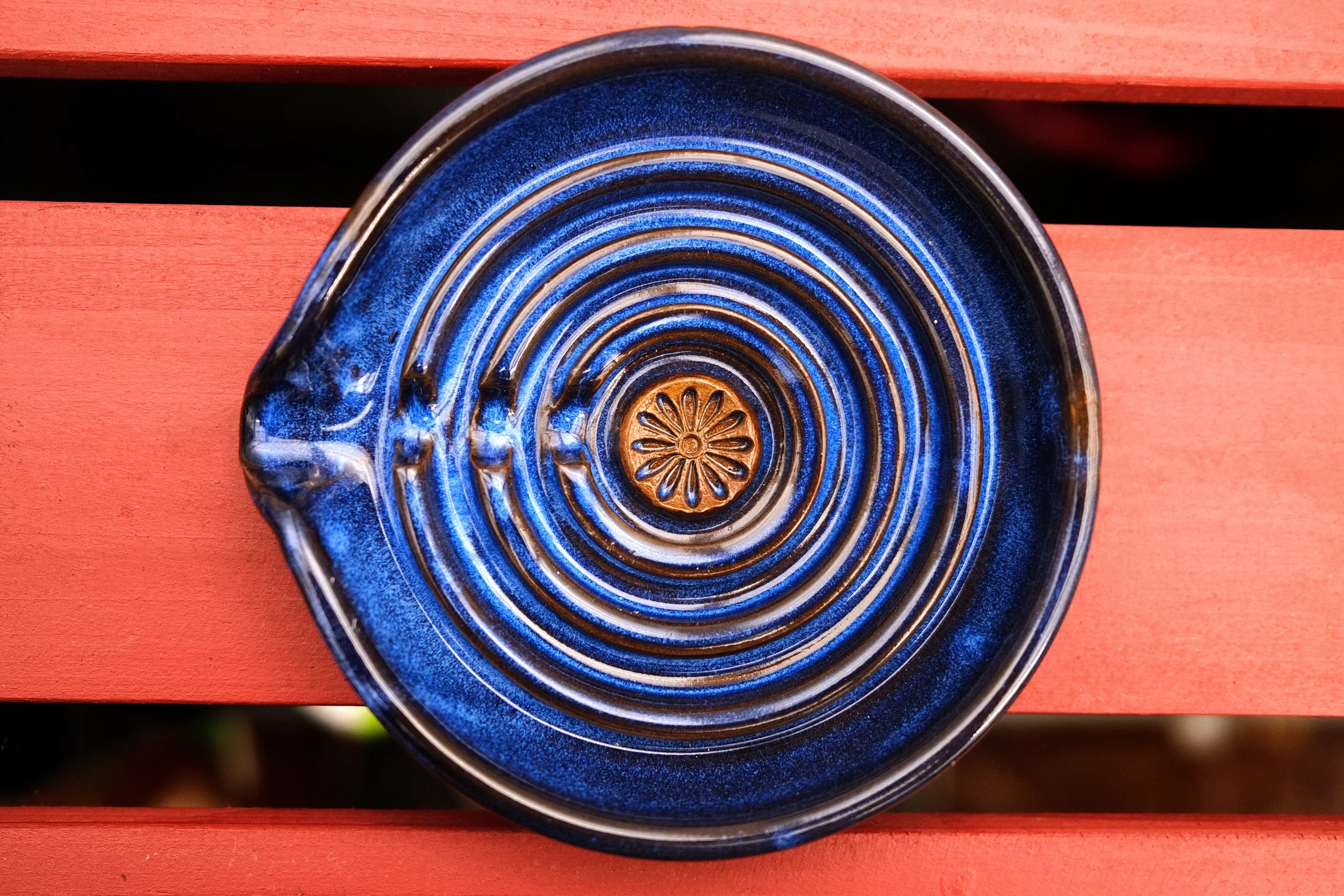blue_soap_dish_02.jpg