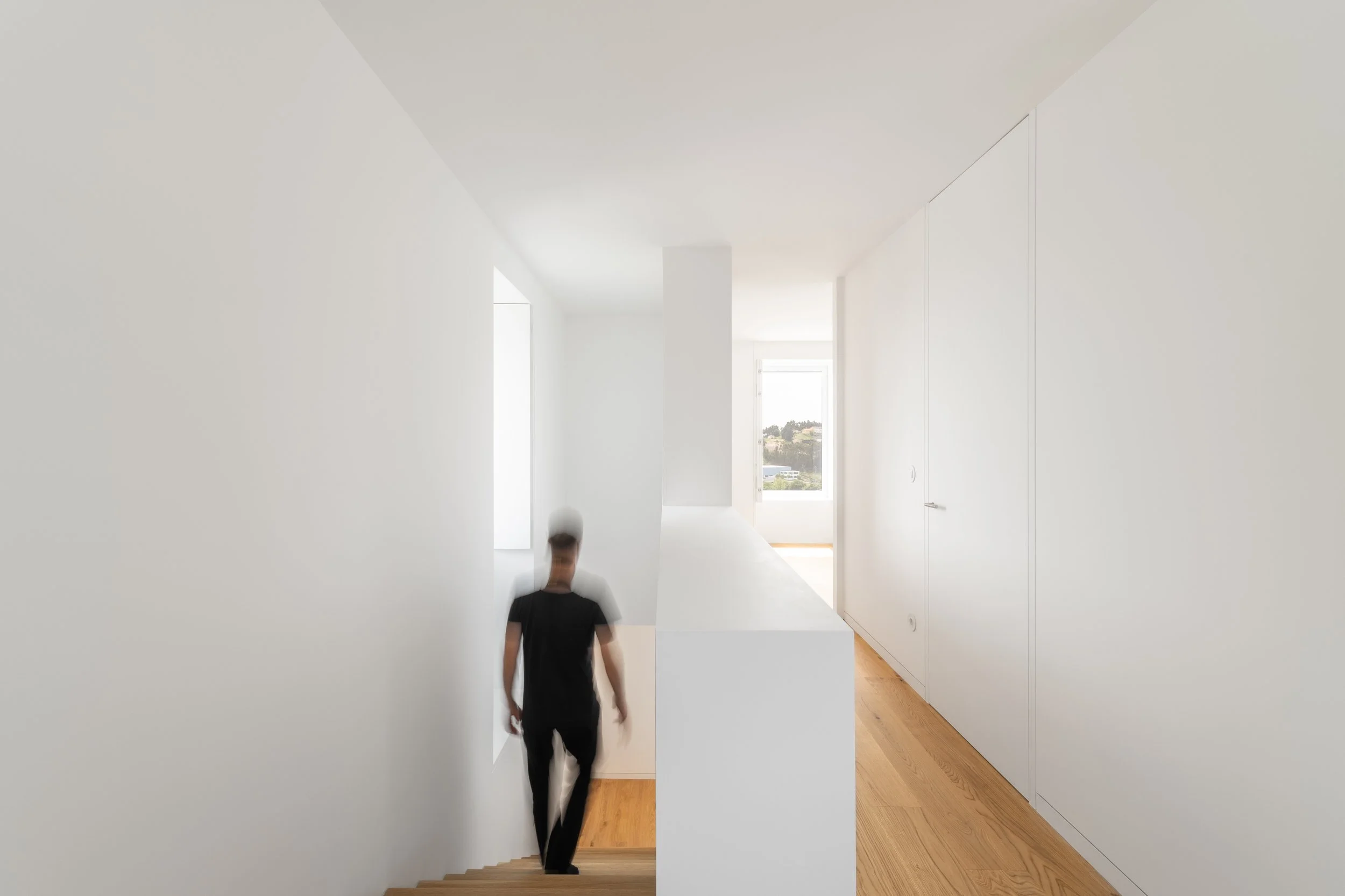 Tiago Frazão Arquitectos-Sandim-VilaNovaDeGaia-House-02.jpg