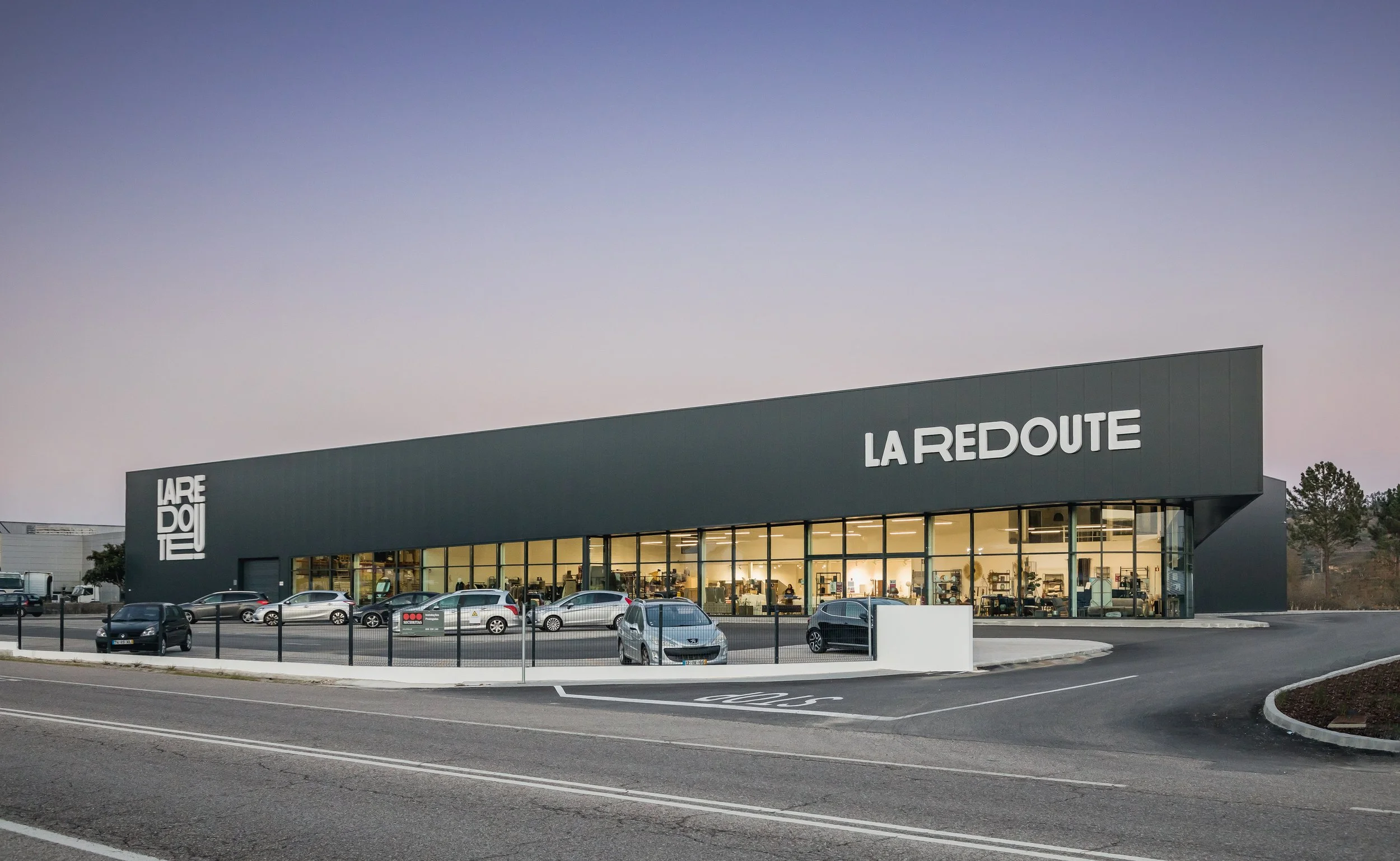 LA REDOUTE LEIRIA Tiago Frazao Arquitectos.jpg