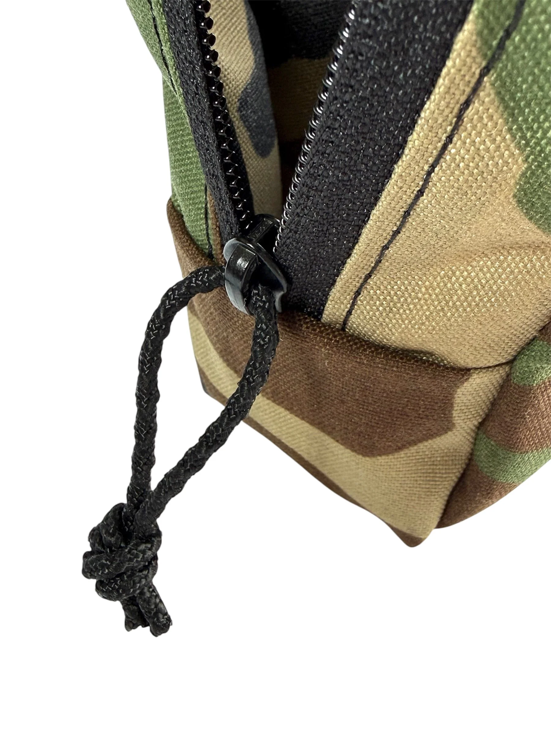 small-gp-molle-pouch-woodland-m81-ykk-zipper.jpeg