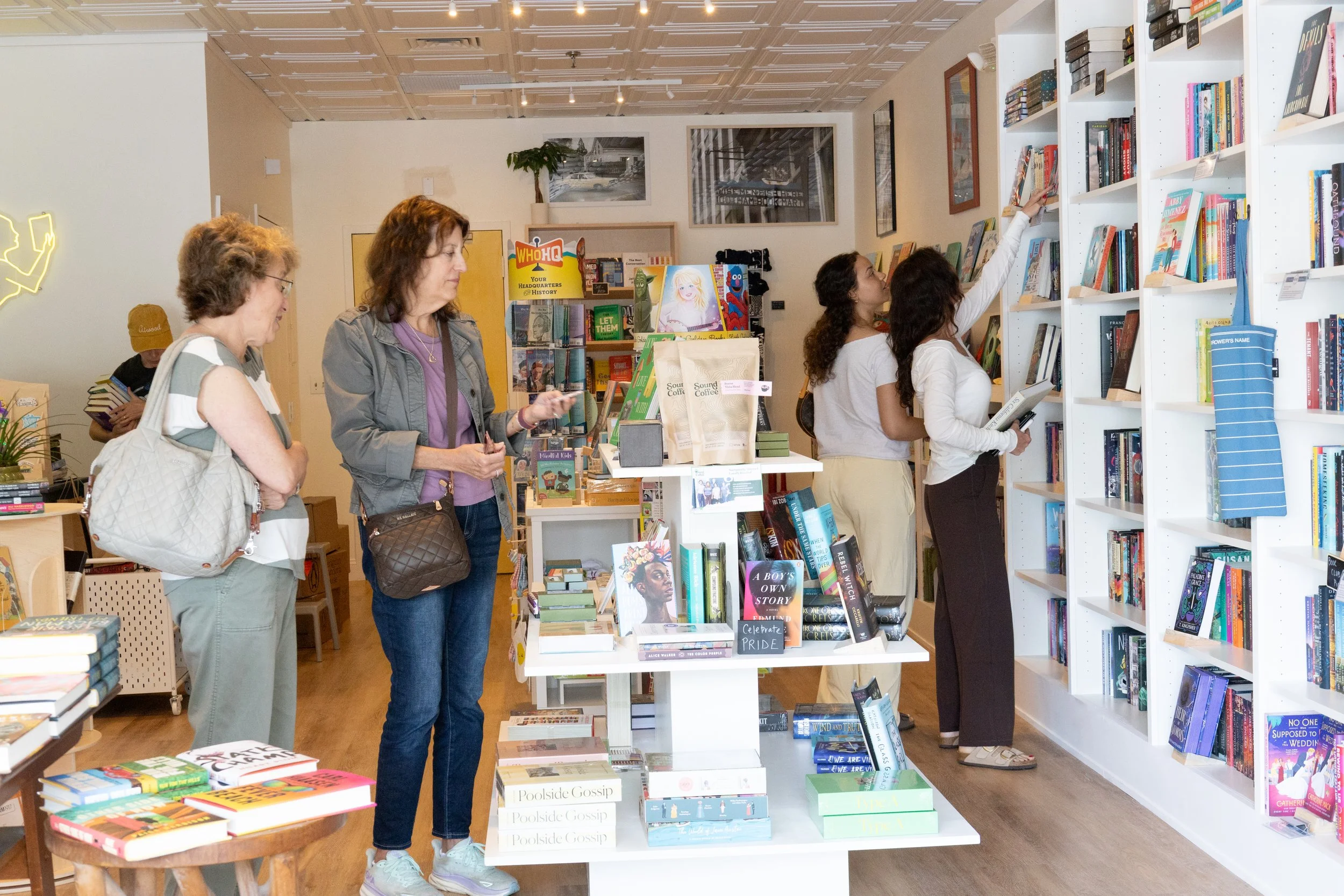 Plan your Connecticut day trip to our vibrant downtown Milford storefronts, organized by the Downtown Milford Business Association.