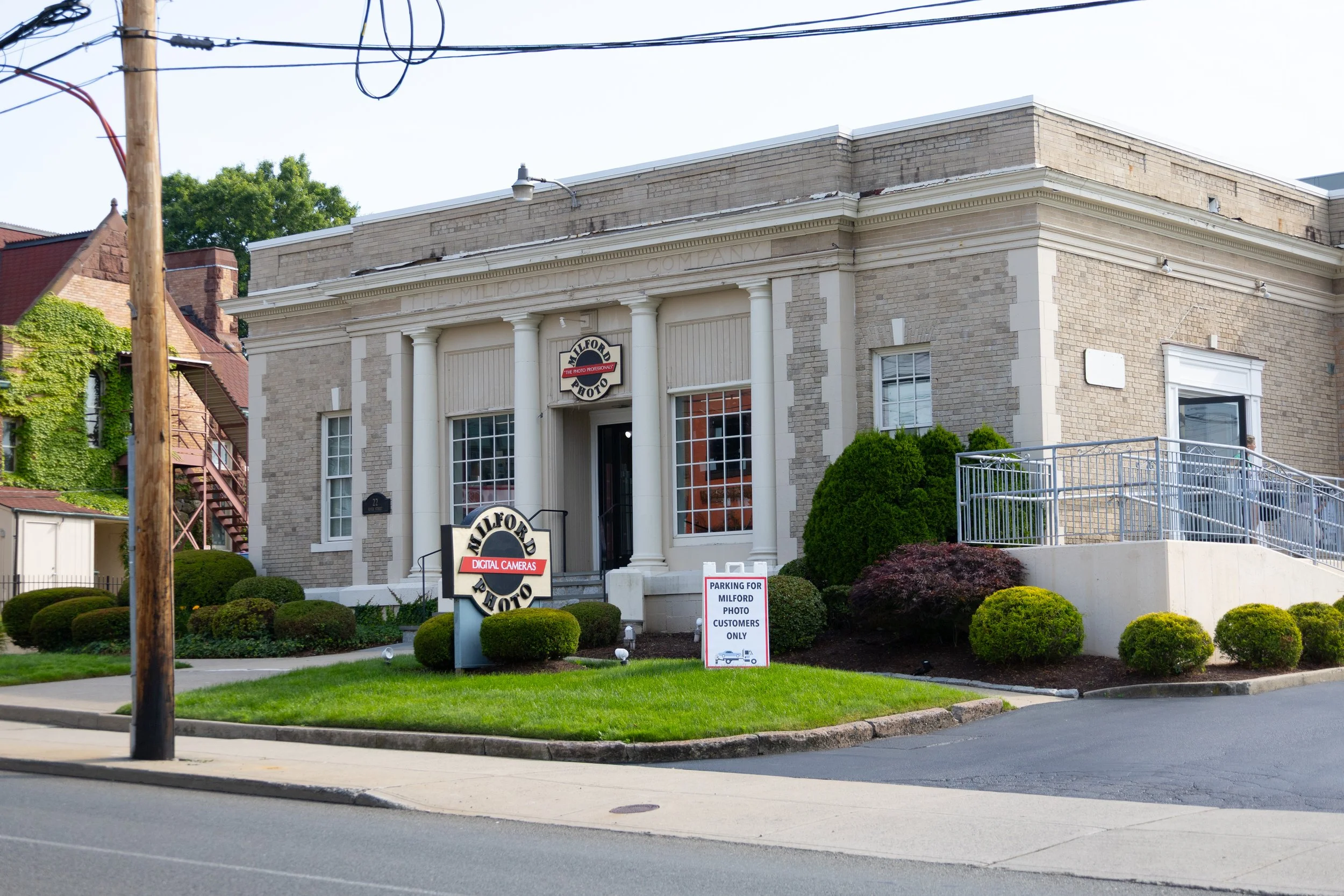Join a thriving district with consistent year-round event traffic, organized by the Downtown Milford Business Association.