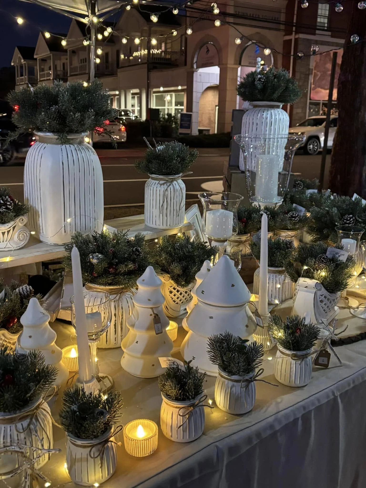 Christmas gifts and seasonal treasures available from local small businesses at the Lamplight Stroll. Looking to buy the perfect gift? This event has it all.
