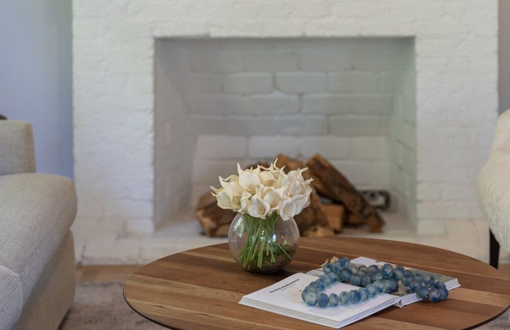 It's all in the details with home staging. Living room coffee table staging in San Fernando Valley.