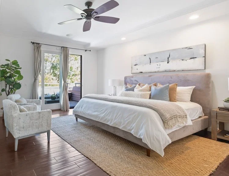 Coastal primary bedroom vacant home staging in Mar Vista, CA