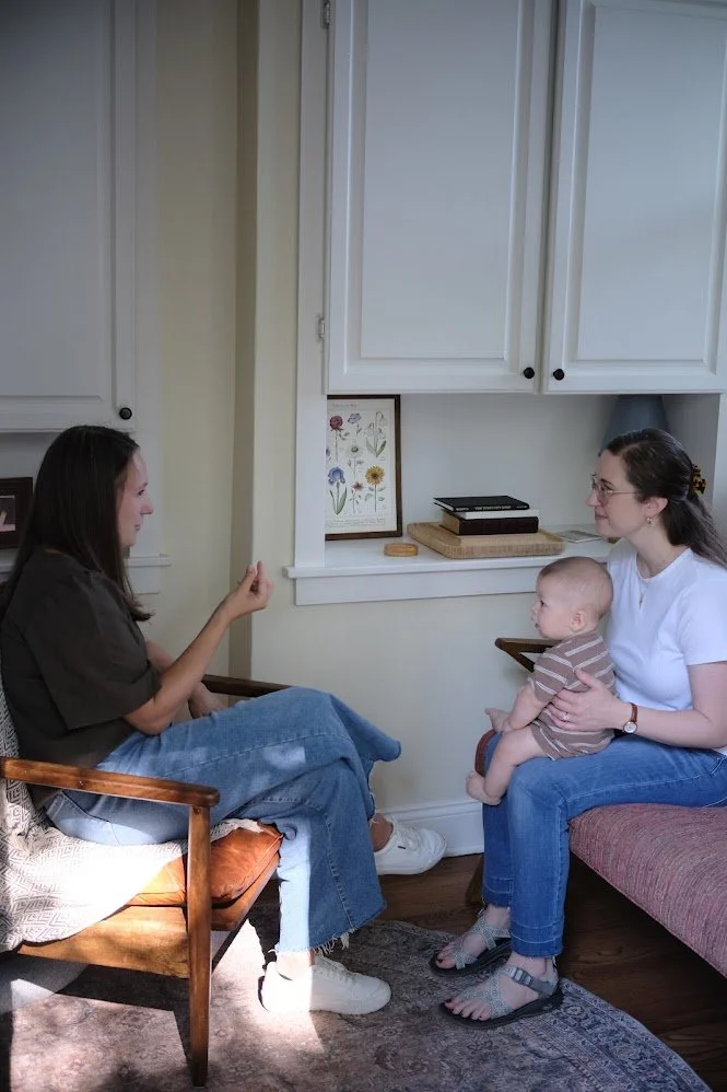 Amber Loecker is a lactation consultant that can address newborn feeding issues such as clogged milk duct breastfeeding, engorgement breastfeeding, baby not gaining weight breastfeeding, sleepy baby breastfeeding, shallow latch, poor latch. 