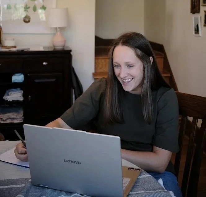 Amber Loecker, lactation consultant, provides virtual lactation consultations to new moms wanting feeding support across the United States. Virtual visits are available in any state and can be billed through insurance.