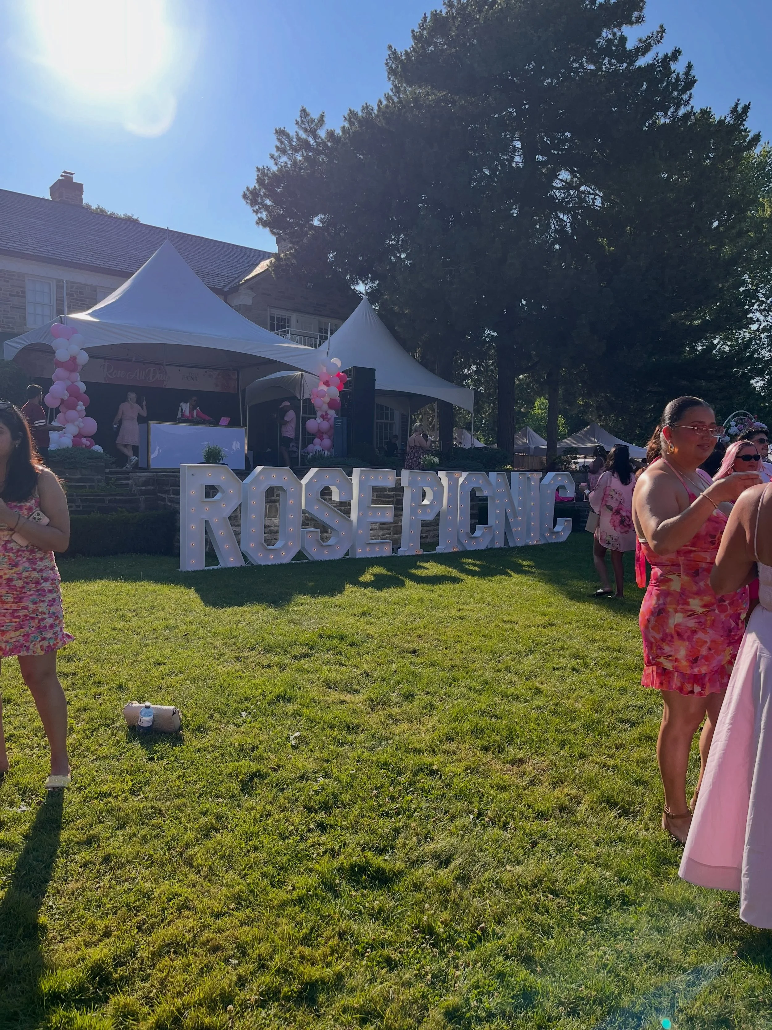@therosepicnic