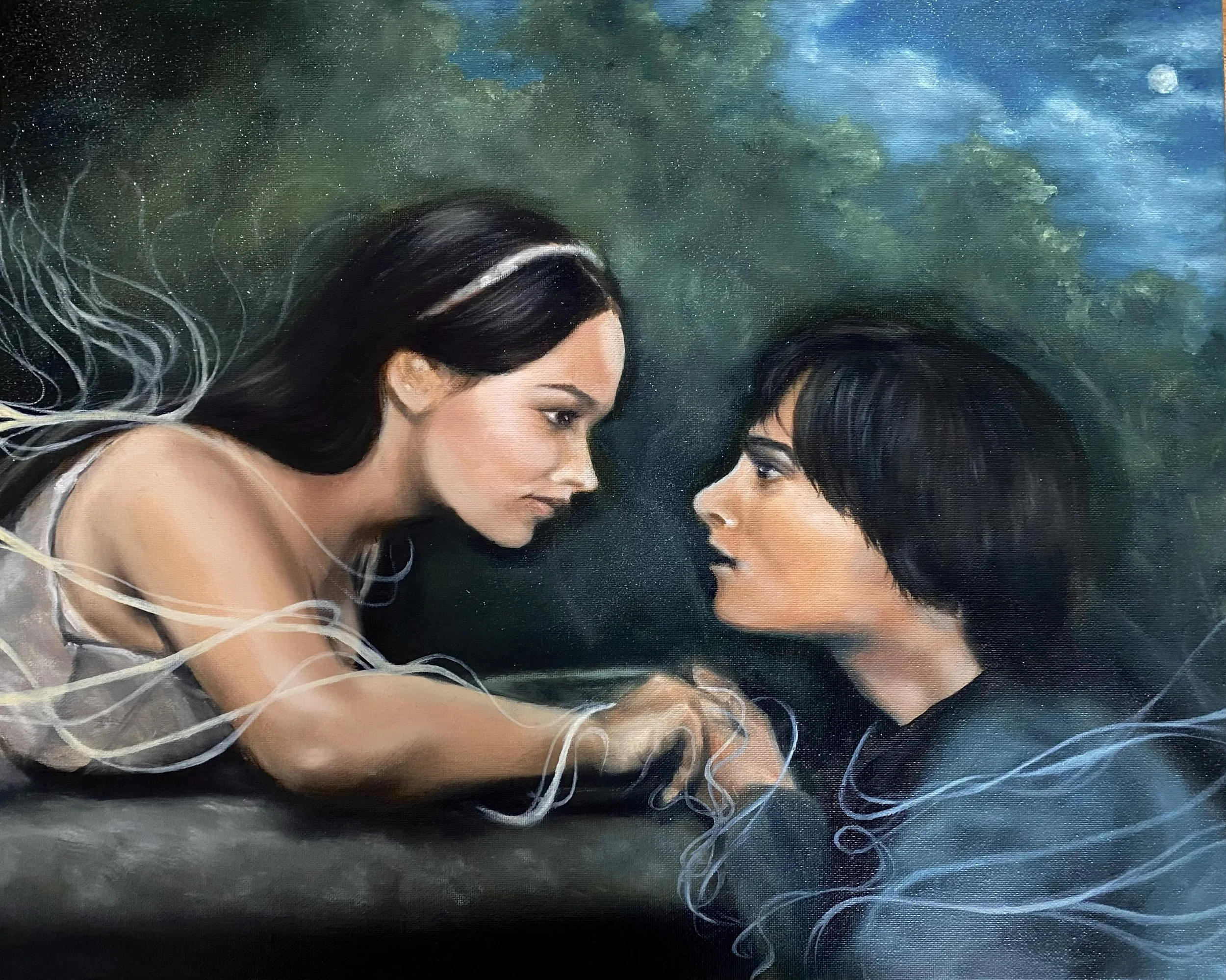 Romeo and Juliette face each other closely against a dark green and blue starry sky background, with glowing threads tangling them and a small white moon visible.