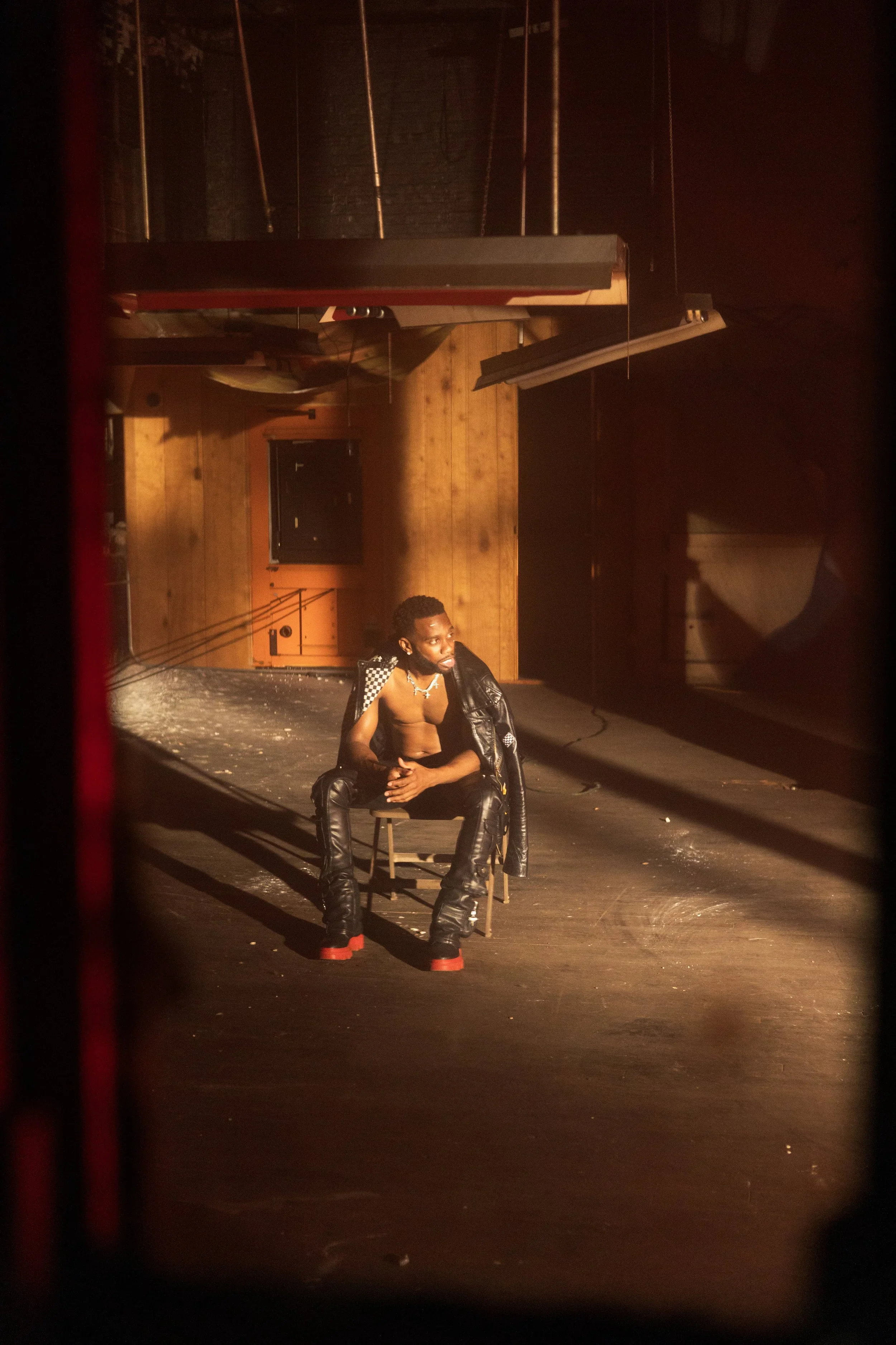 Behind-the-Scenes Photography: "3 Letters"