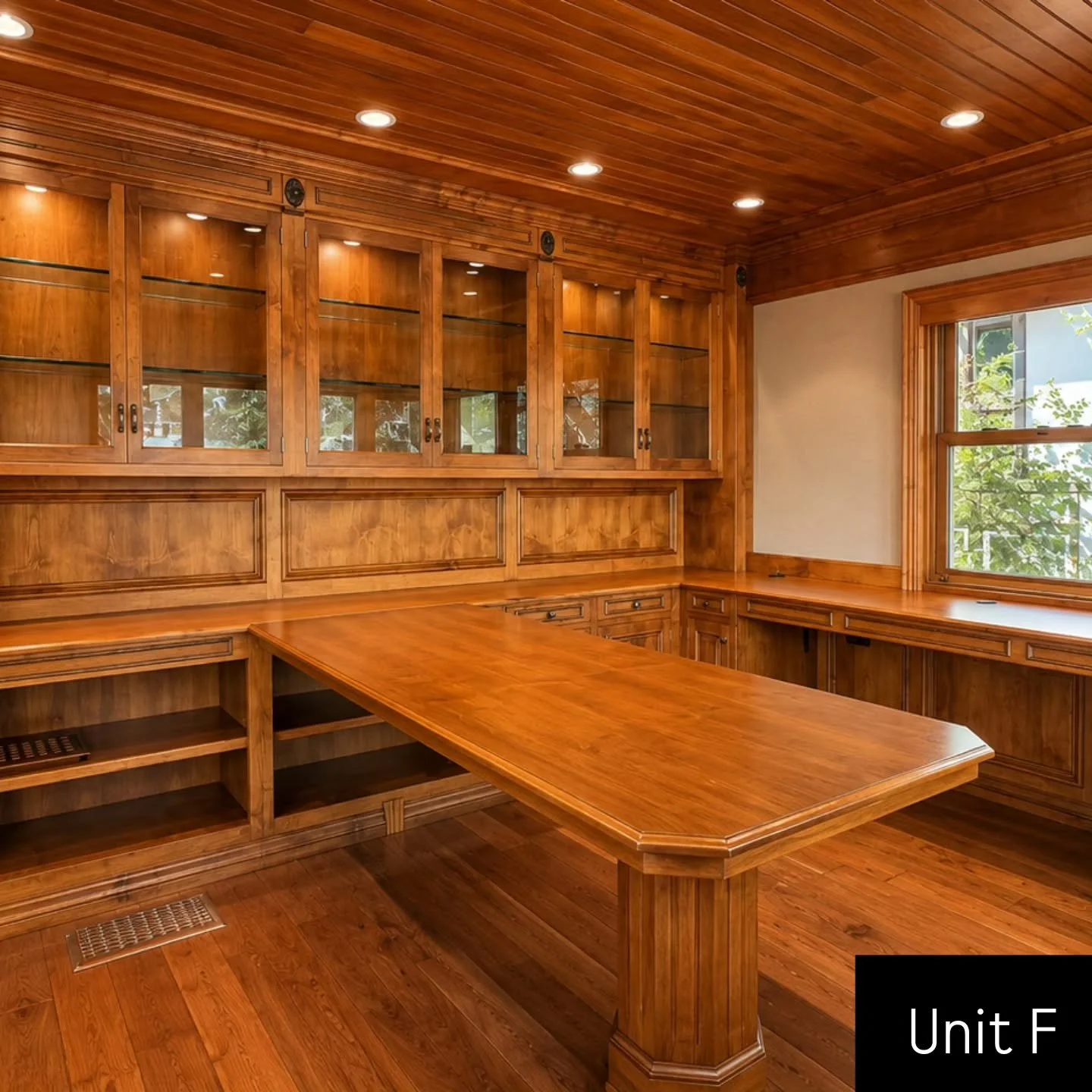 PRIVATE OFFICES JUST LISTED FOR LEASE

1461 Glenneyre, Laguna Beach

Three new boutique professional office opportunities are now available in one of Laguna Beach&rsquo;s most charming coastal office buildings, just blocks from the beach, PCH, restau