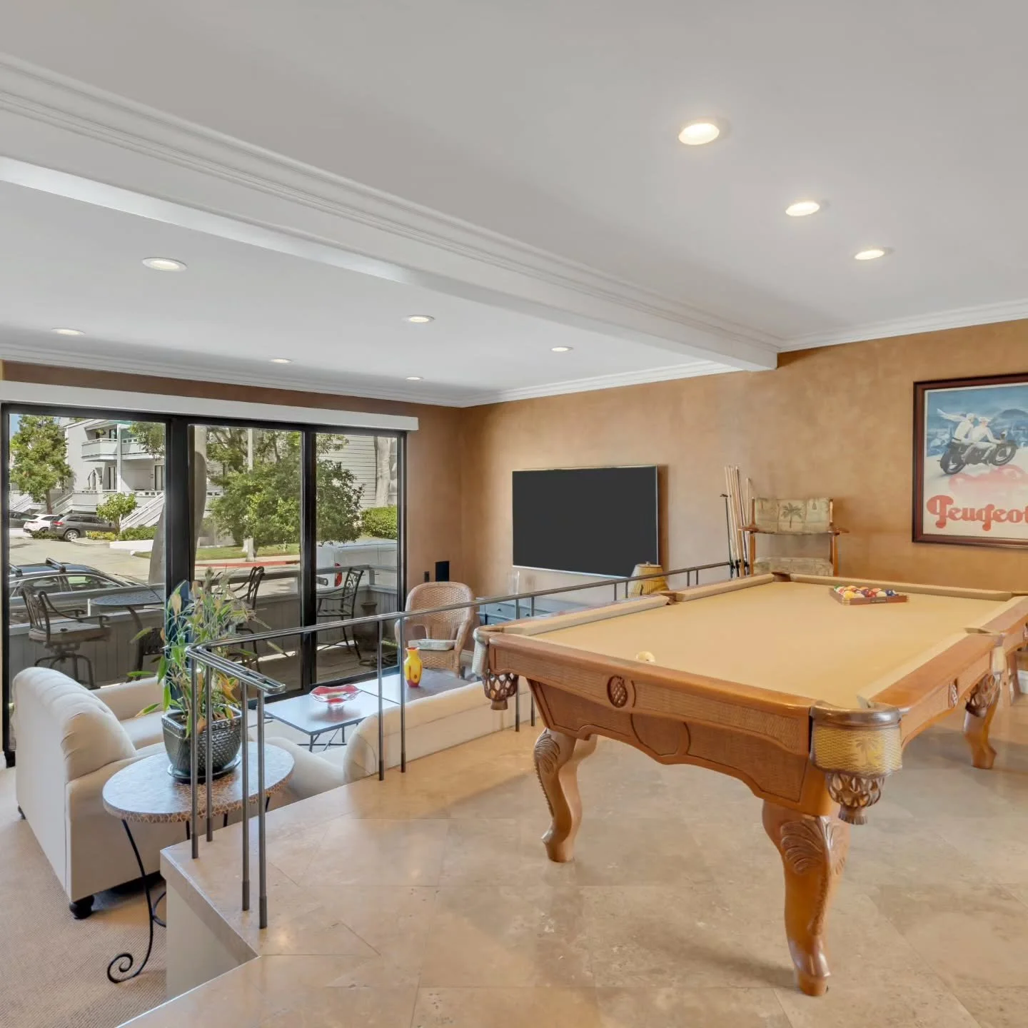 NEW: Newport Beach Furnished Lease | 19 Kamalii

Coastal living made easy in Newport Crest.

This beautifully maintained, fully furnished Newport Beach residence is available for&nbsp;$5,500/month&nbsp;with a&nbsp;30-day minimum lease&nbsp;and negoti