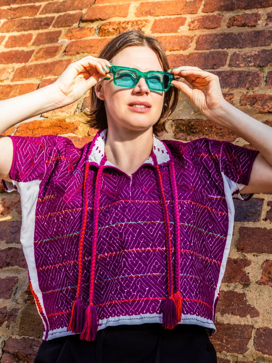 dos-olmecas-handwoven-mexican-huipiles-textiles-embroidered-purple-red-01.jpg