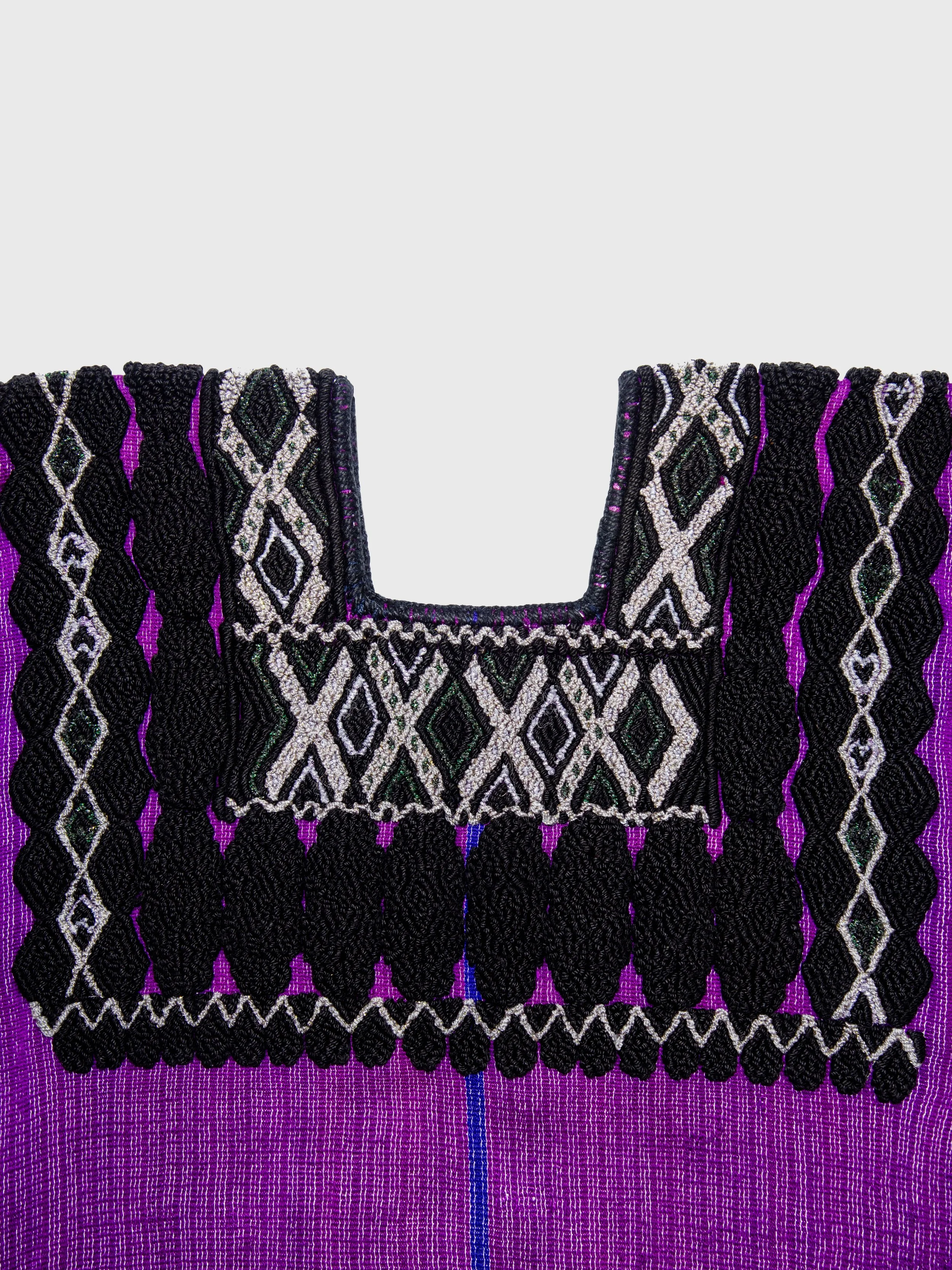 dos-olmecas-handwoven-mexican-huipiles-textiles-embroidered-purple-04.jpg