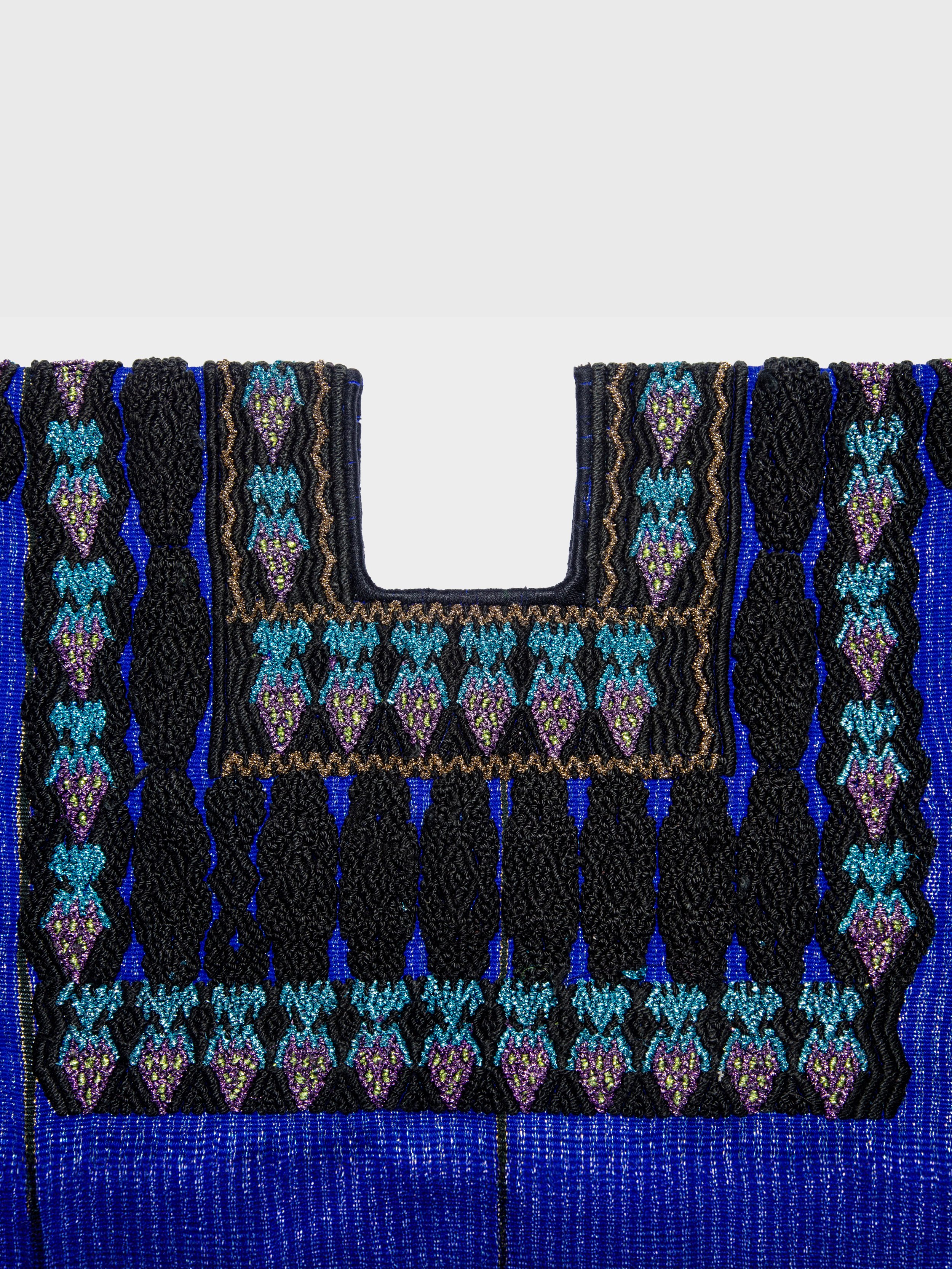 dos-olmecas-handwoven-mexican-huipiles-textiles-embroidered-turquoise-04.jpg