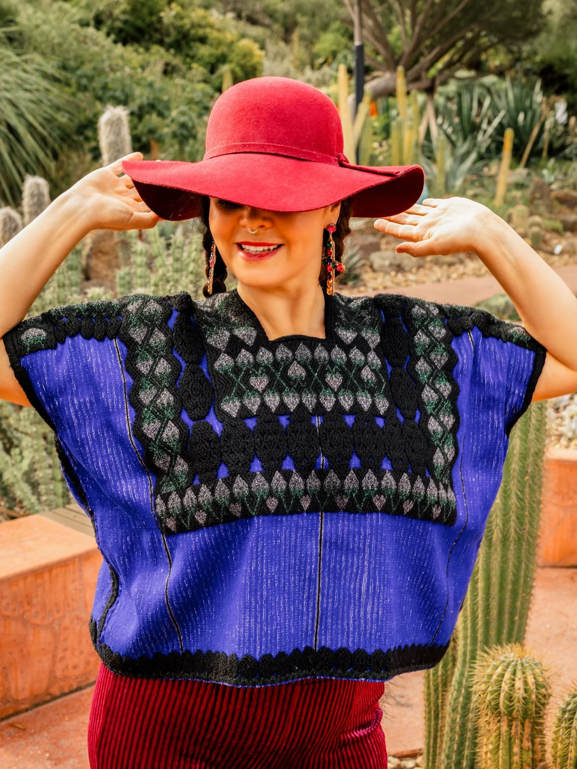 dos-olmecas-handwoven-mexican-huipiles-textiles-embroidered-silver-02.jpg