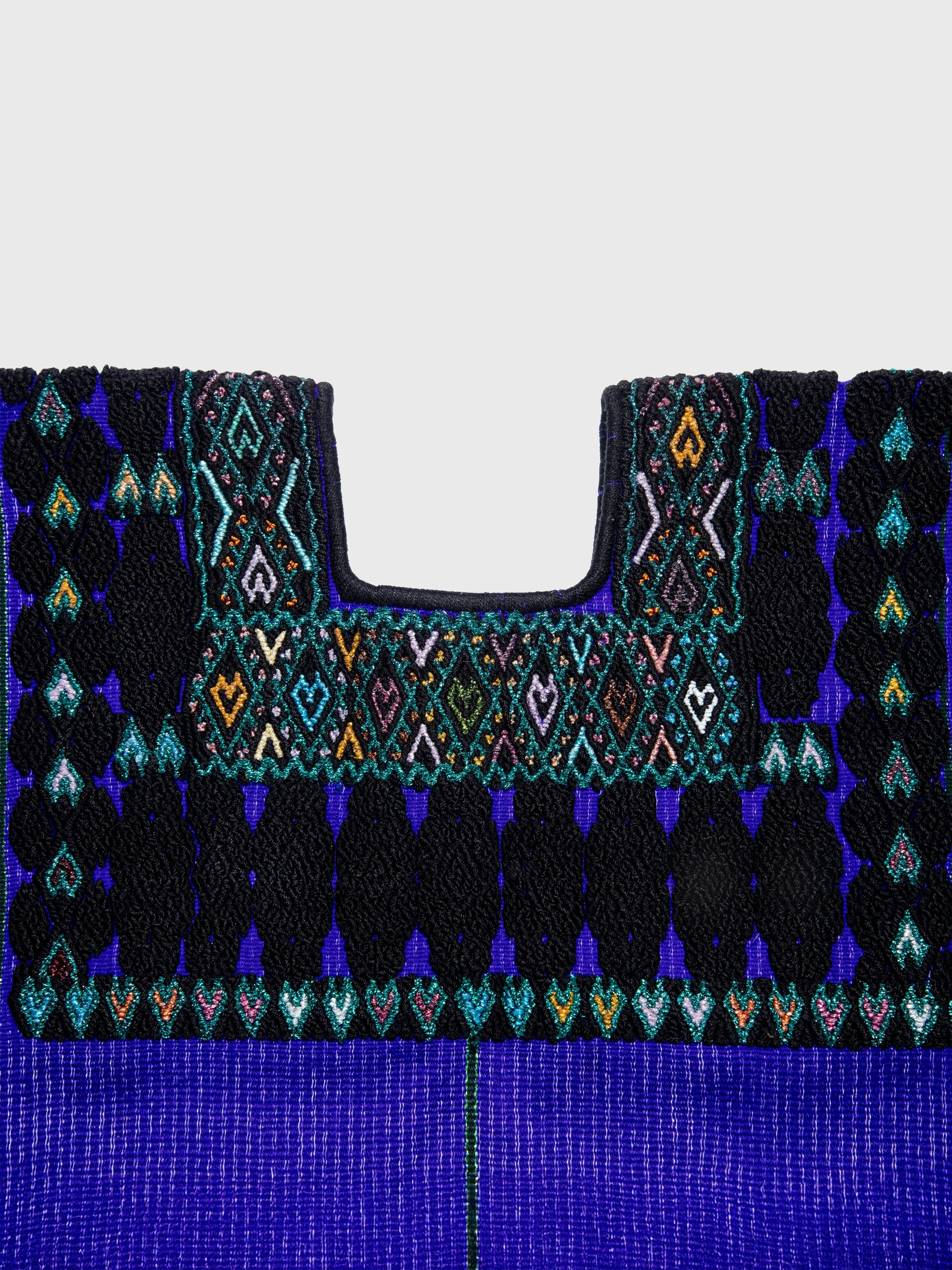 dos-olmecas-handwoven-mexican-huipiles-textiles-embroidered-purple-hearts-04.jpg