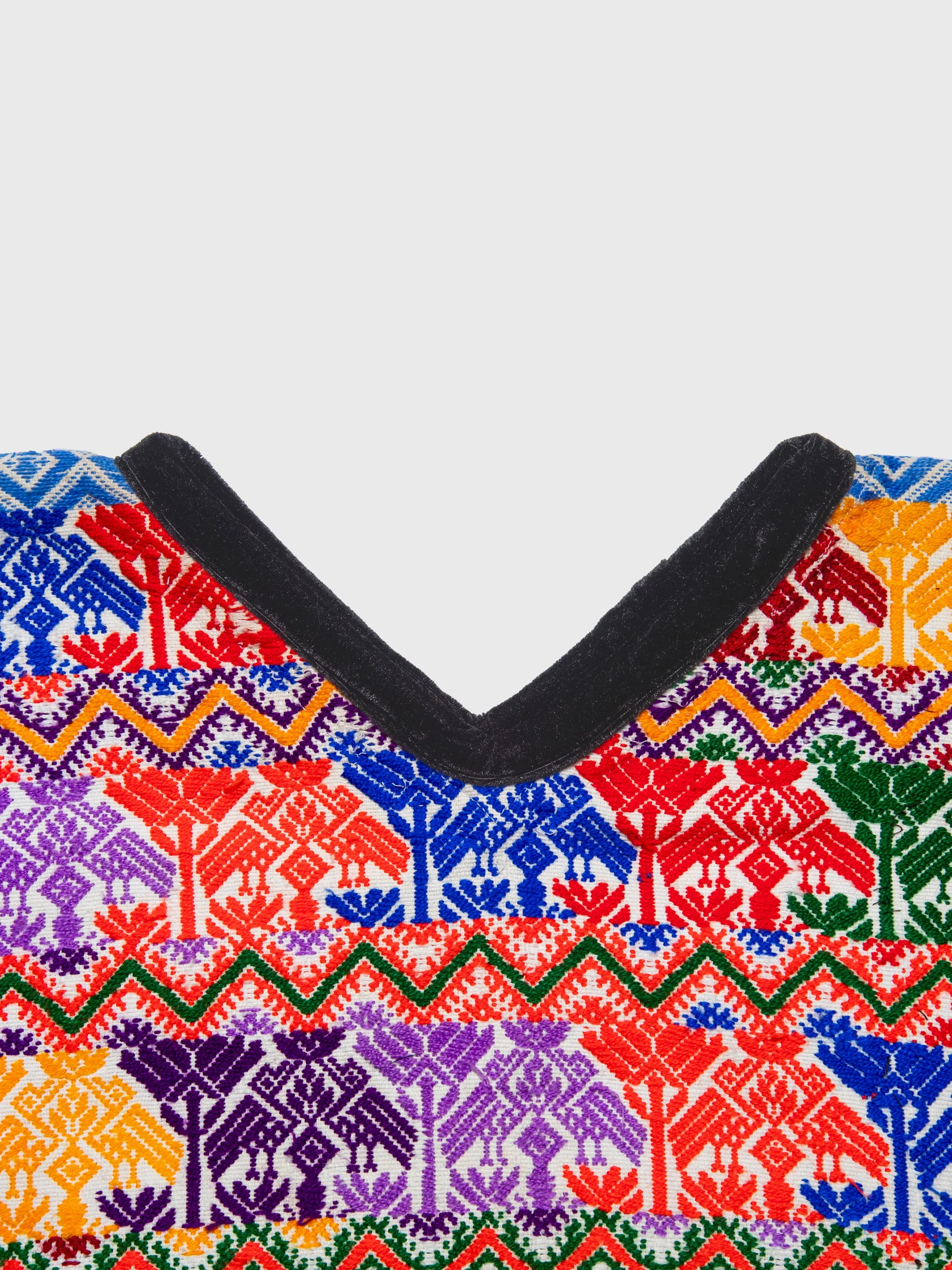 dos-olmecas-handwoven-mexican-cape-cuello-poncho-colourful-product-closeup.jpg