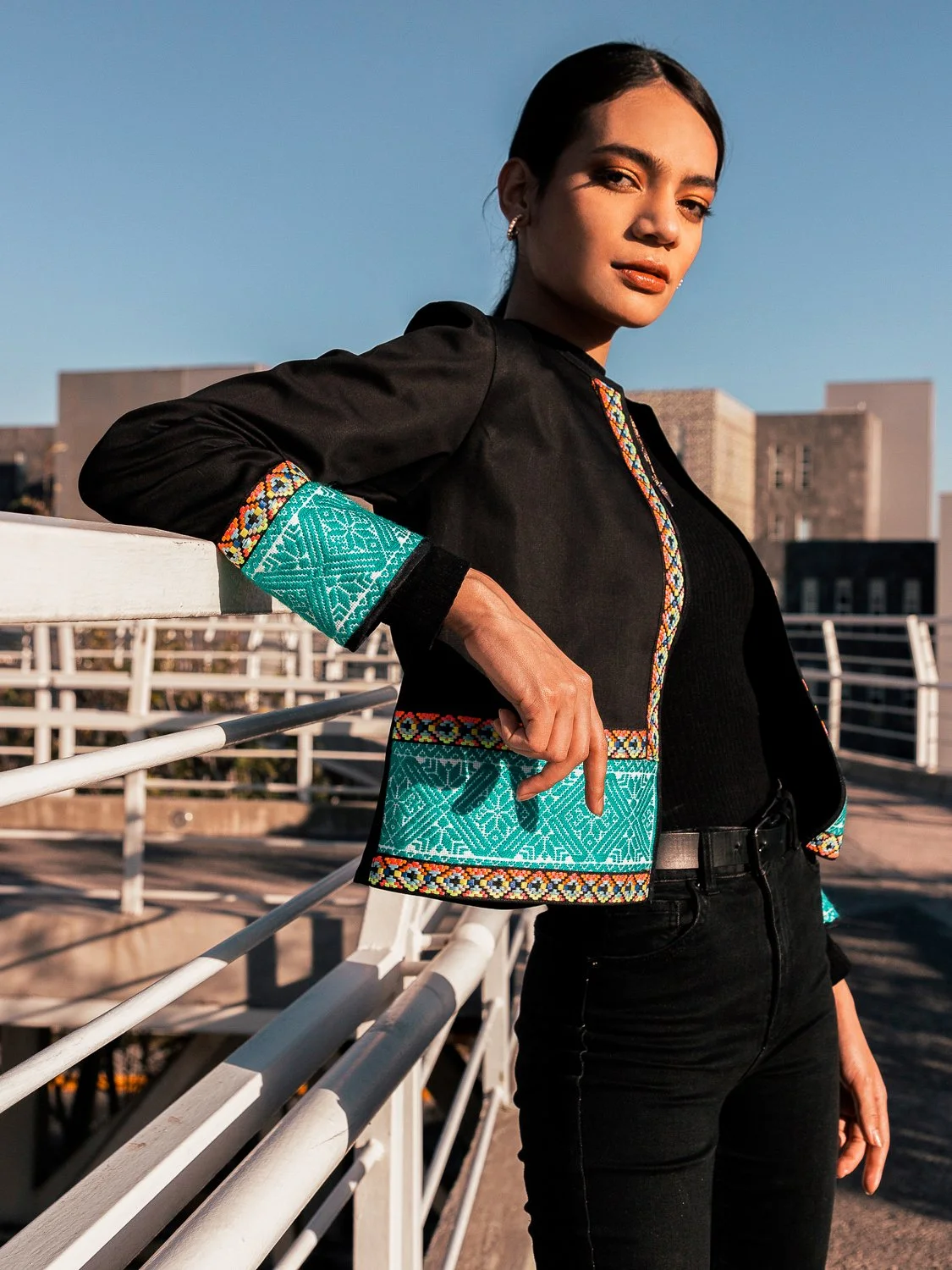 dos-olmecas-handwoven-mexican-blazer-textiles-saco-turquoise-embroidered-02.jpg