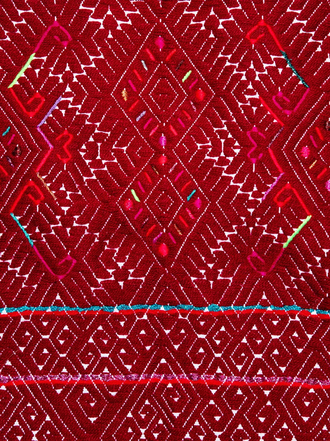 dos-olmecas-handwoven-mexican-huipiles-textiles-embroidered-red-flowers-05.jpg