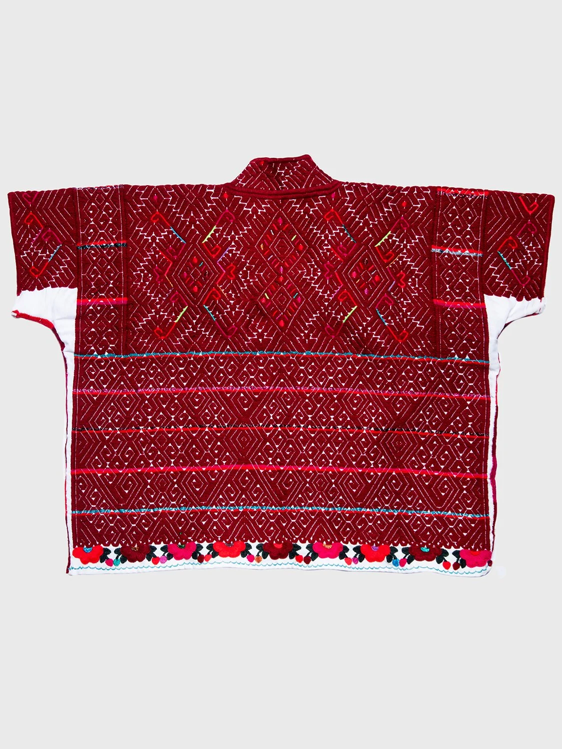 dos-olmecas-handwoven-mexican-huipiles-textiles-embroidered-red-flowers-04.jpg