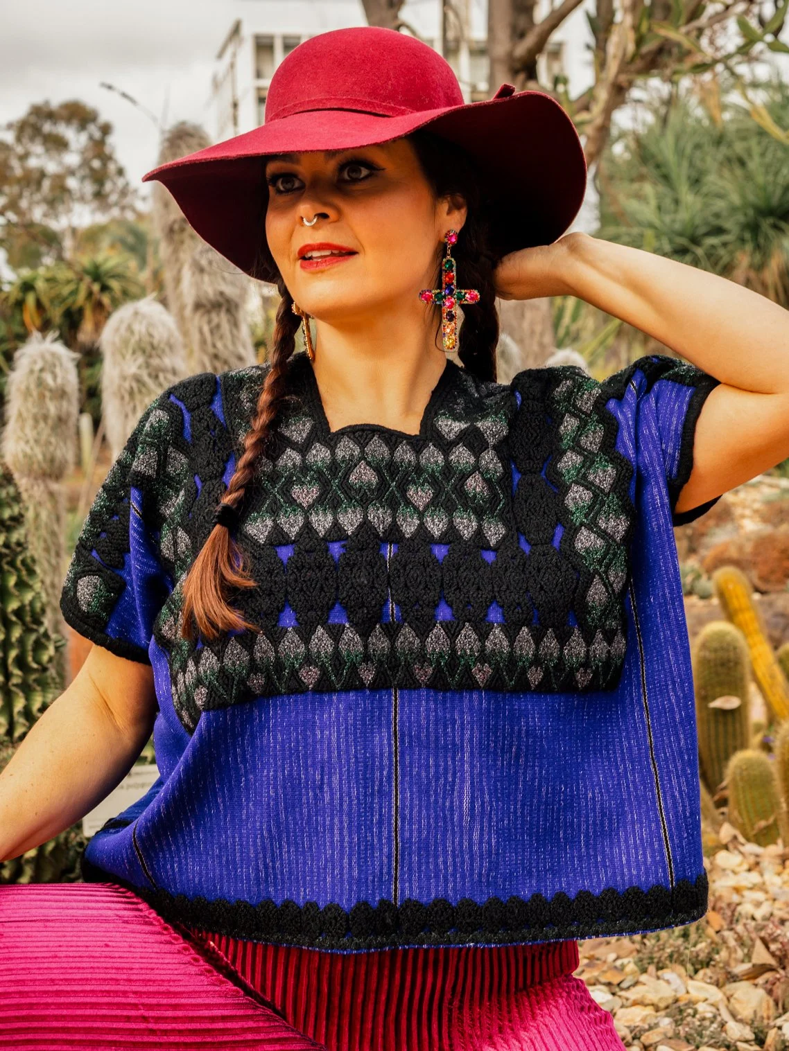dos-olmecas-handwoven-mexican-huipiles-textiles-embroidered-silver-01.jpg