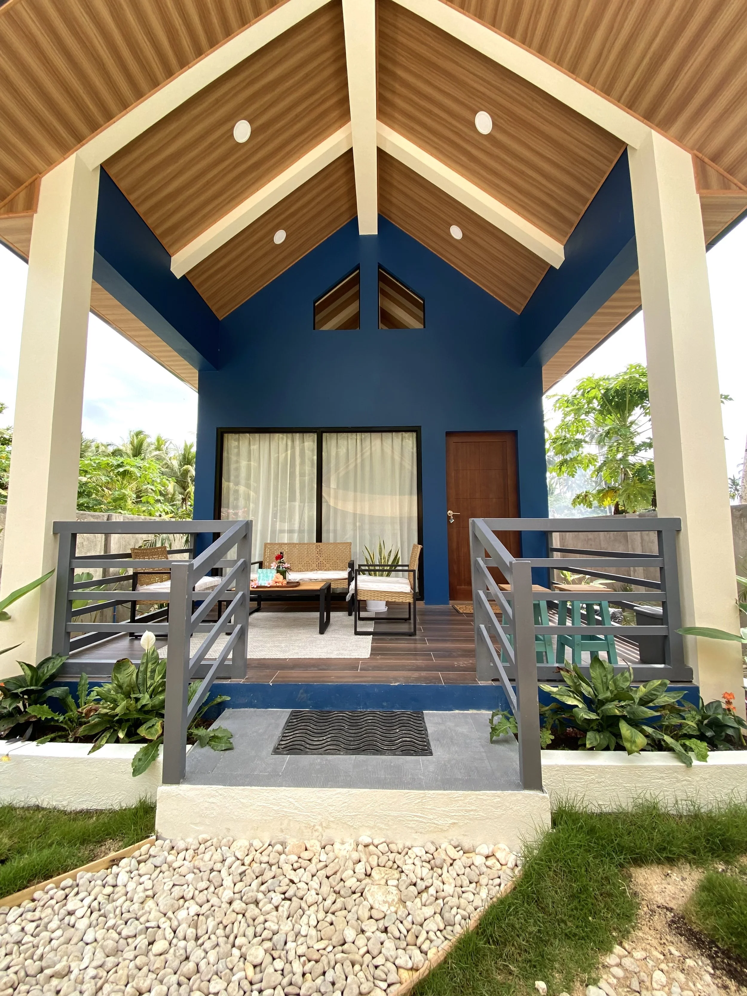Front View of Azul Suite