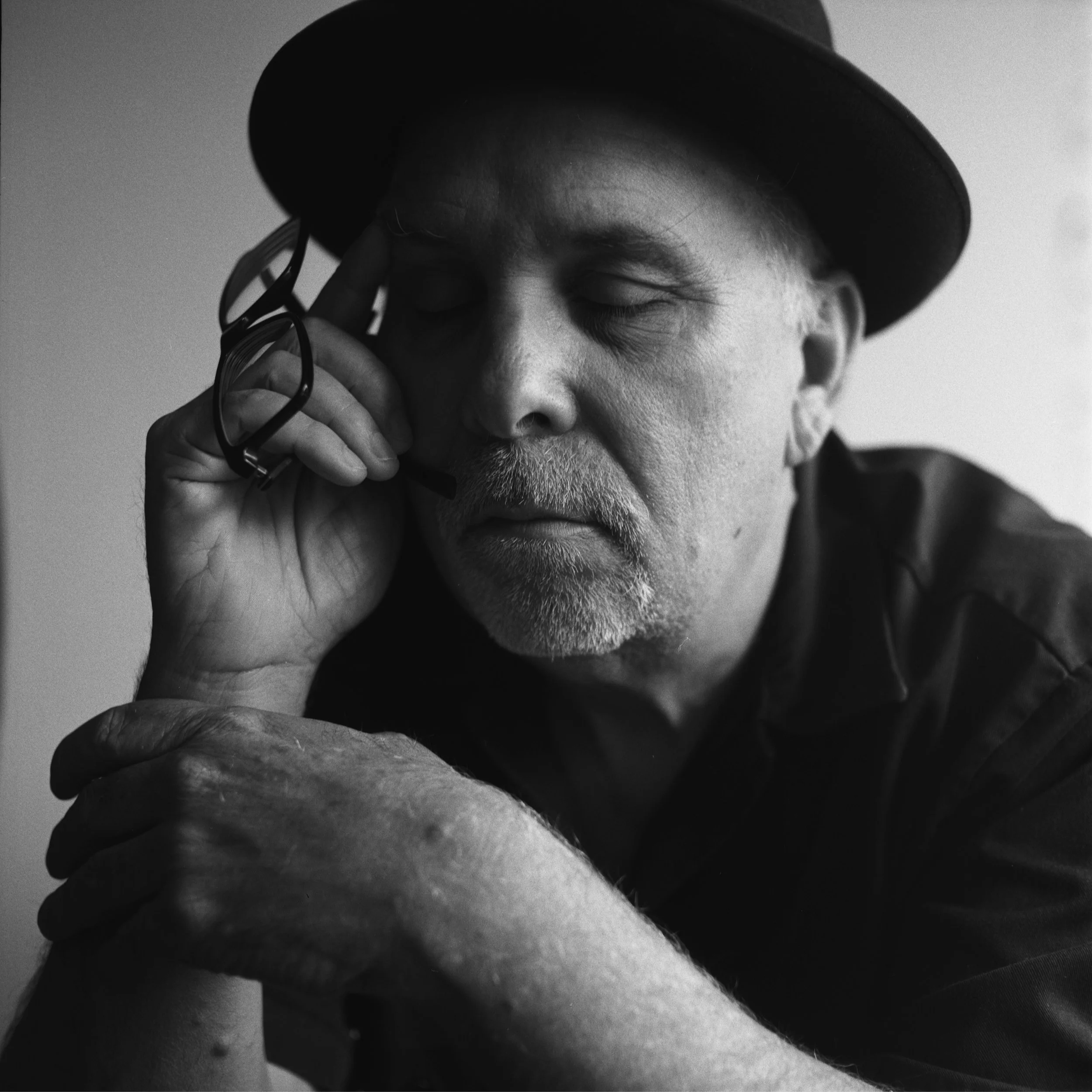 Some portraits of @wpedranti shot with my Mamiya C3 on Ilford FP4 developed in Rodinal. 

#mamiya #analoguephotography #ﬁlmphotography #ilford #ilfordfilm #ilfordfp4 #buyfilmnotmegapixels #filmisnotdead