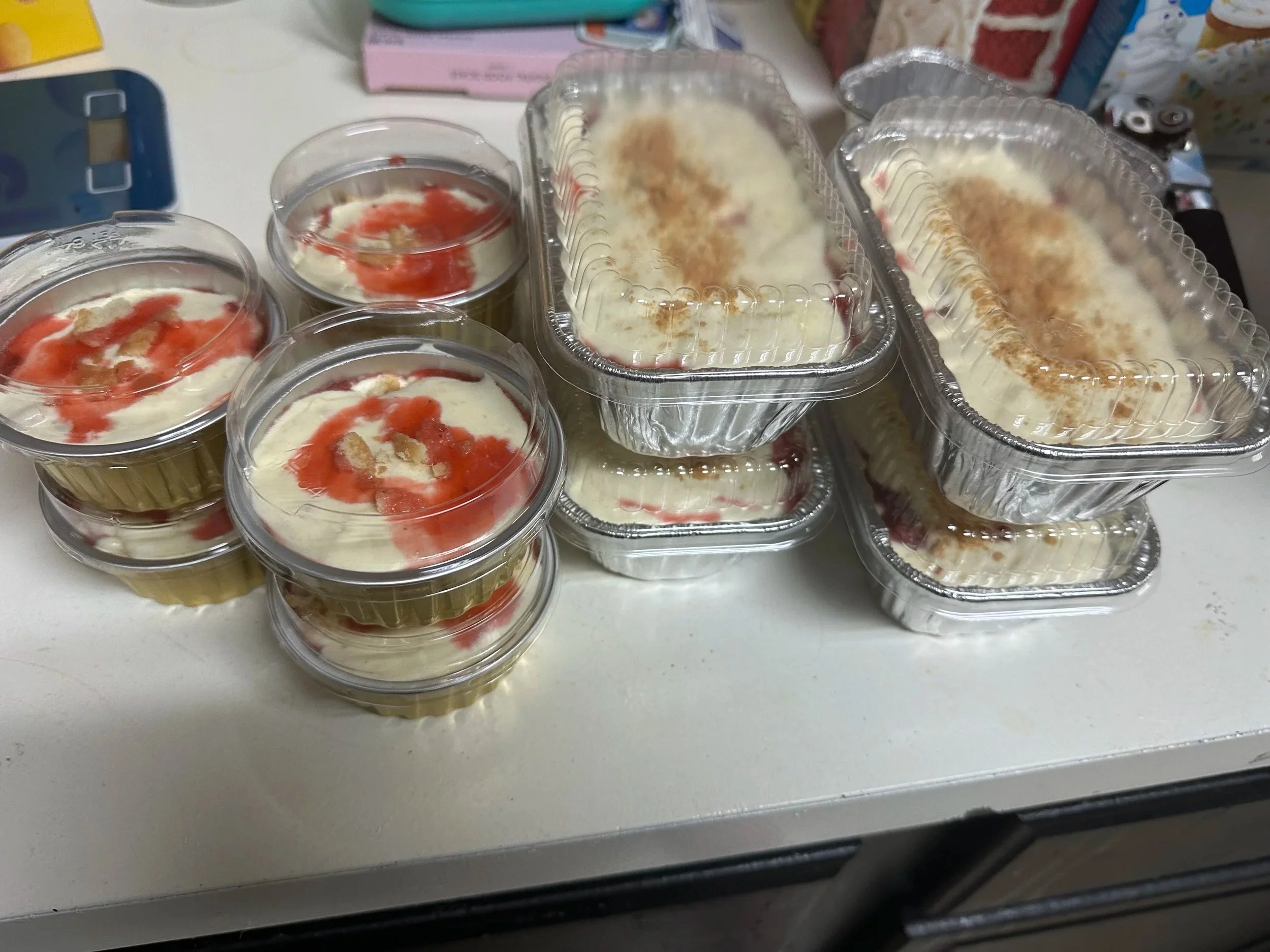 Strawberry Pudding 6oz vs. 14oz.