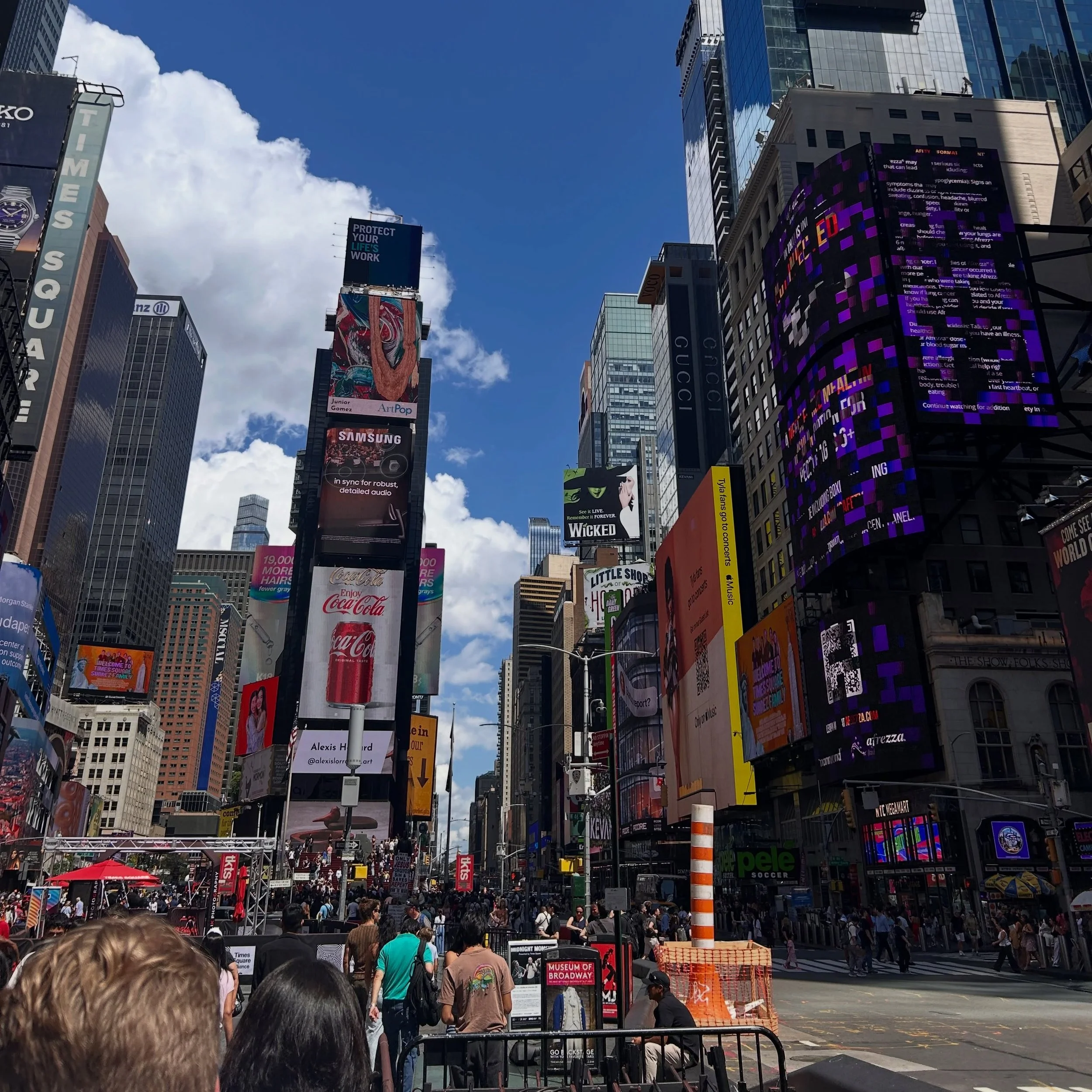 ANIME NYC IS IN THE BOOKS 🗽

From working with @brotherminggames and having some AMAZING food and experiences with him, to the solo excursions, and catching up with my cousin @vflatmajor , New York continues to captivate me in more and more ways ❤️
