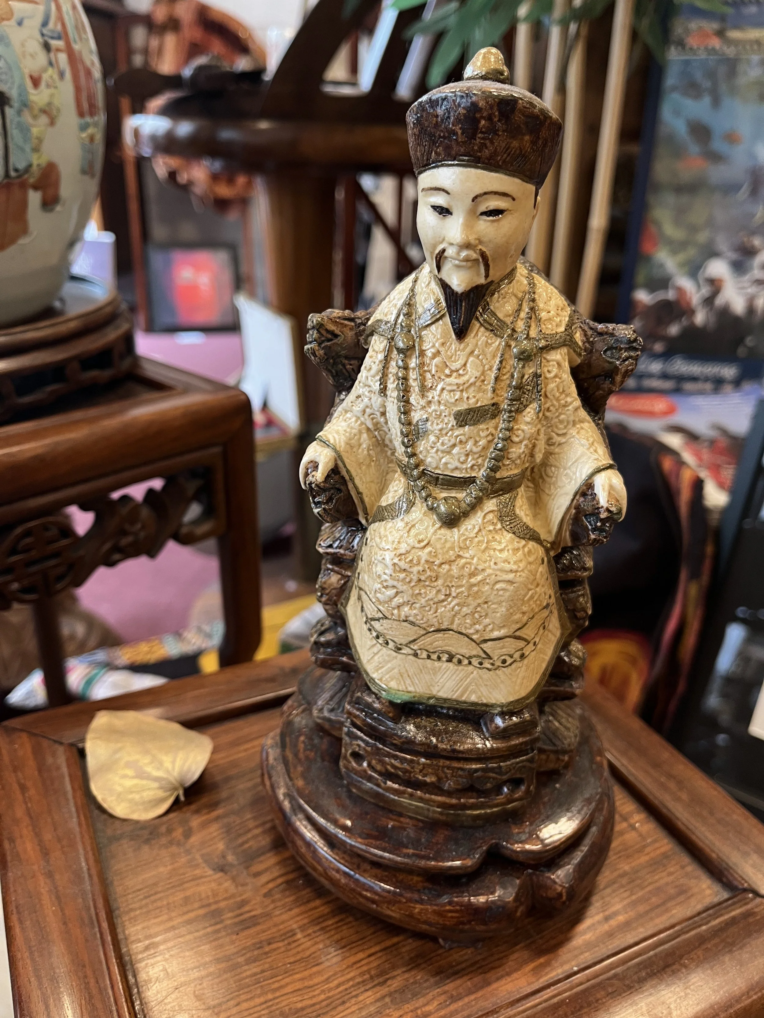 Statuette "Empereur" en plâtre sur socle - CHINE