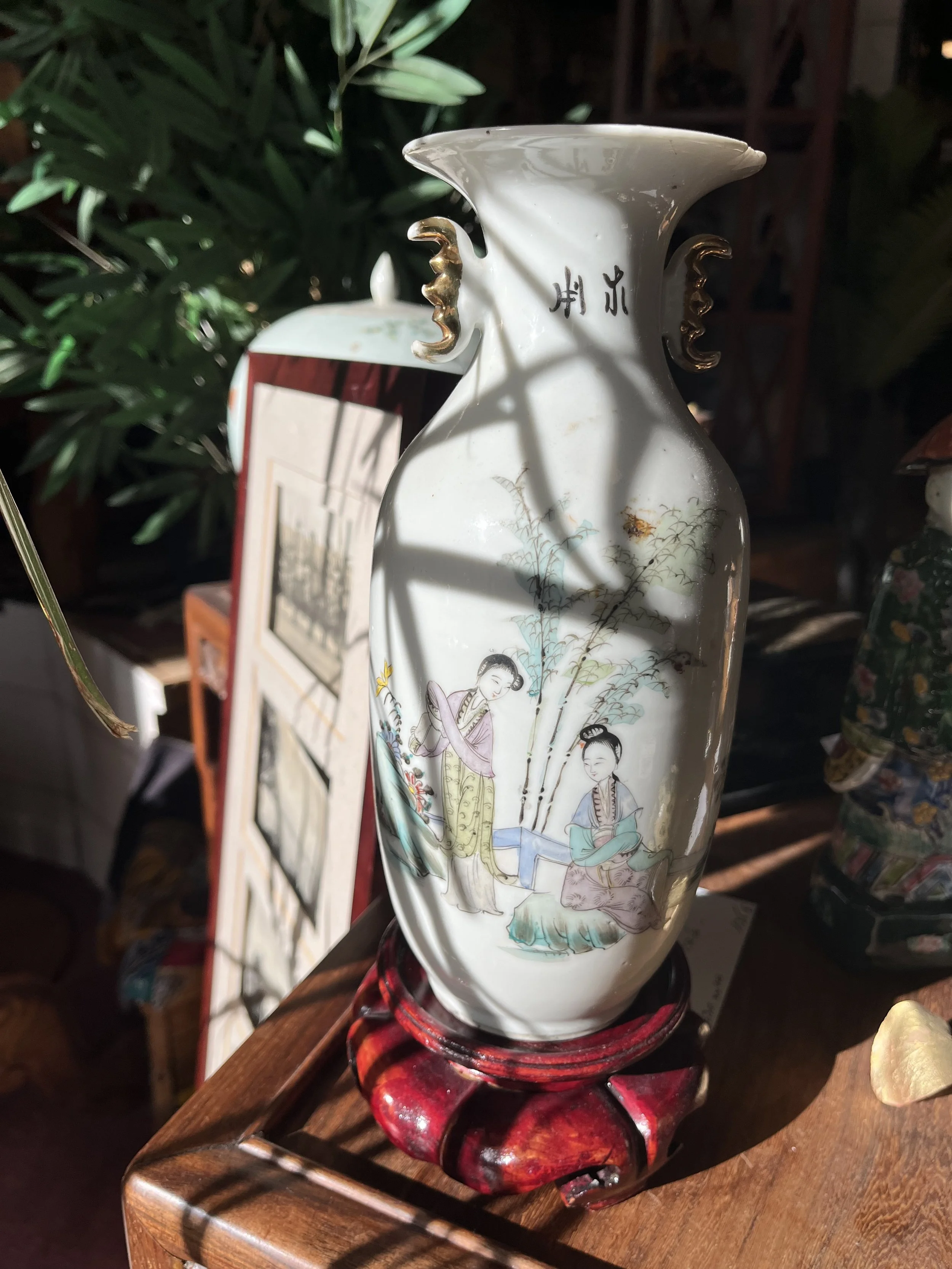 Vase en porcelaine et poeme - Comptoir de Zanzibar - Brest.jpeg