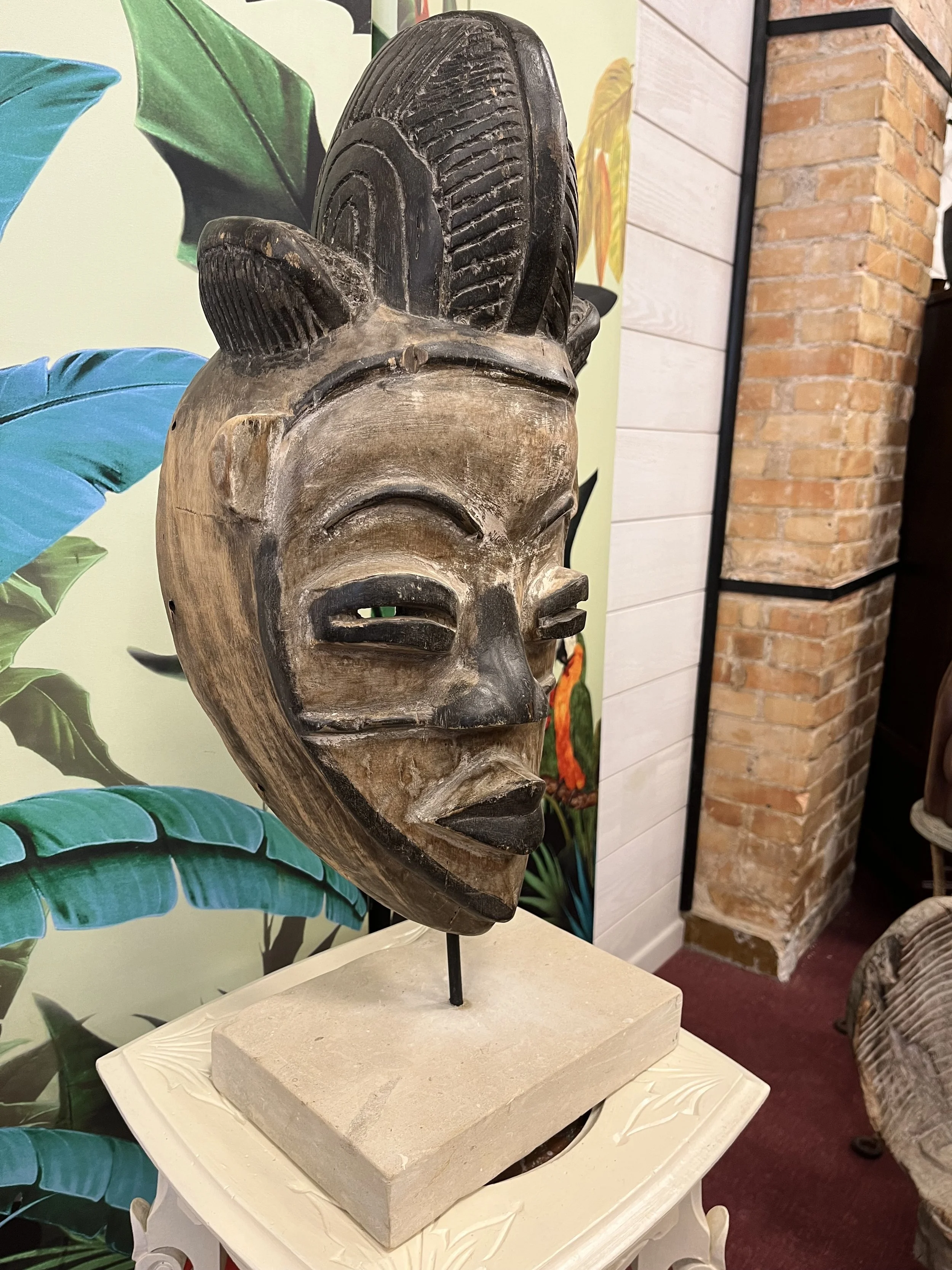 Masque Punu - Le Comptoir de Zanzibar - Brest2.jpeg
