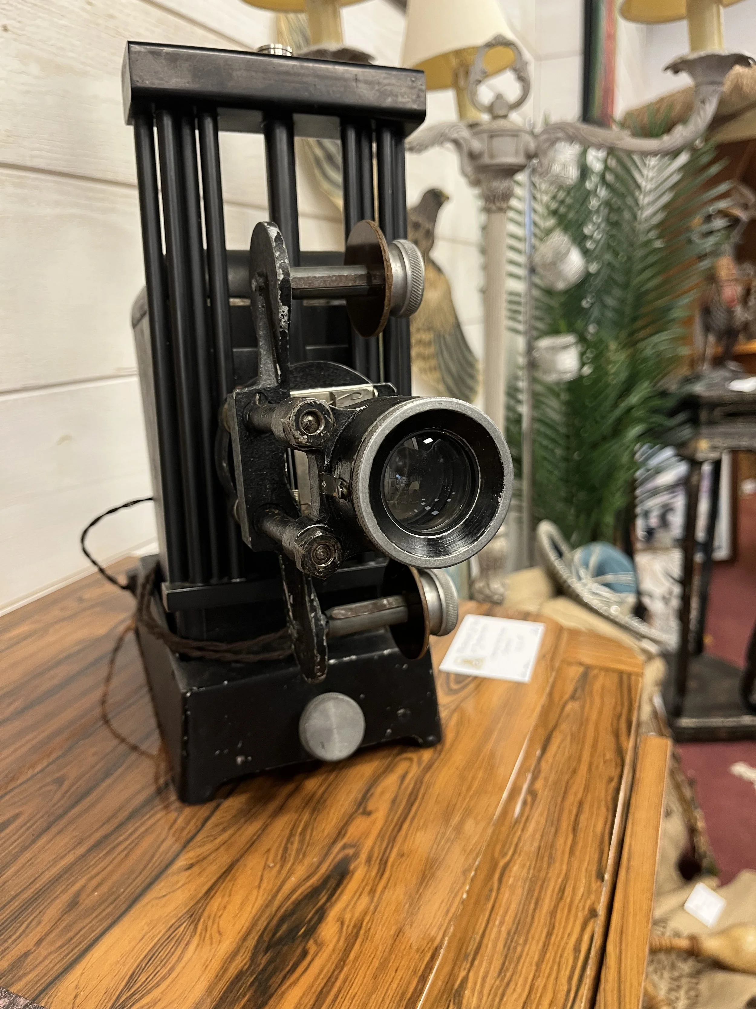 Projecteur - Le comptoir de Zanzibar - Brest .jpeg