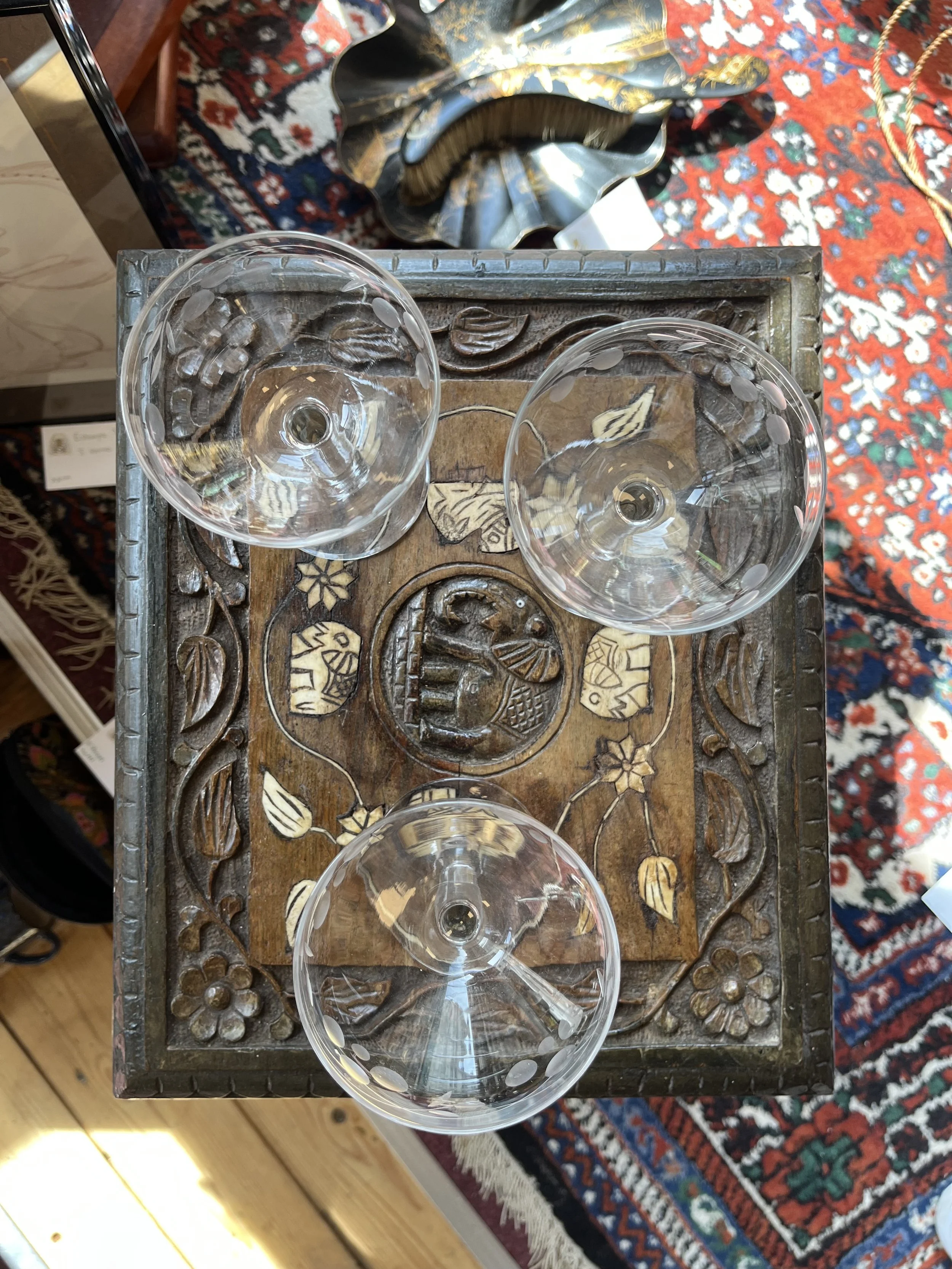 Table éléphant - Le Comptoir de zanzibar - Brest.jpeg